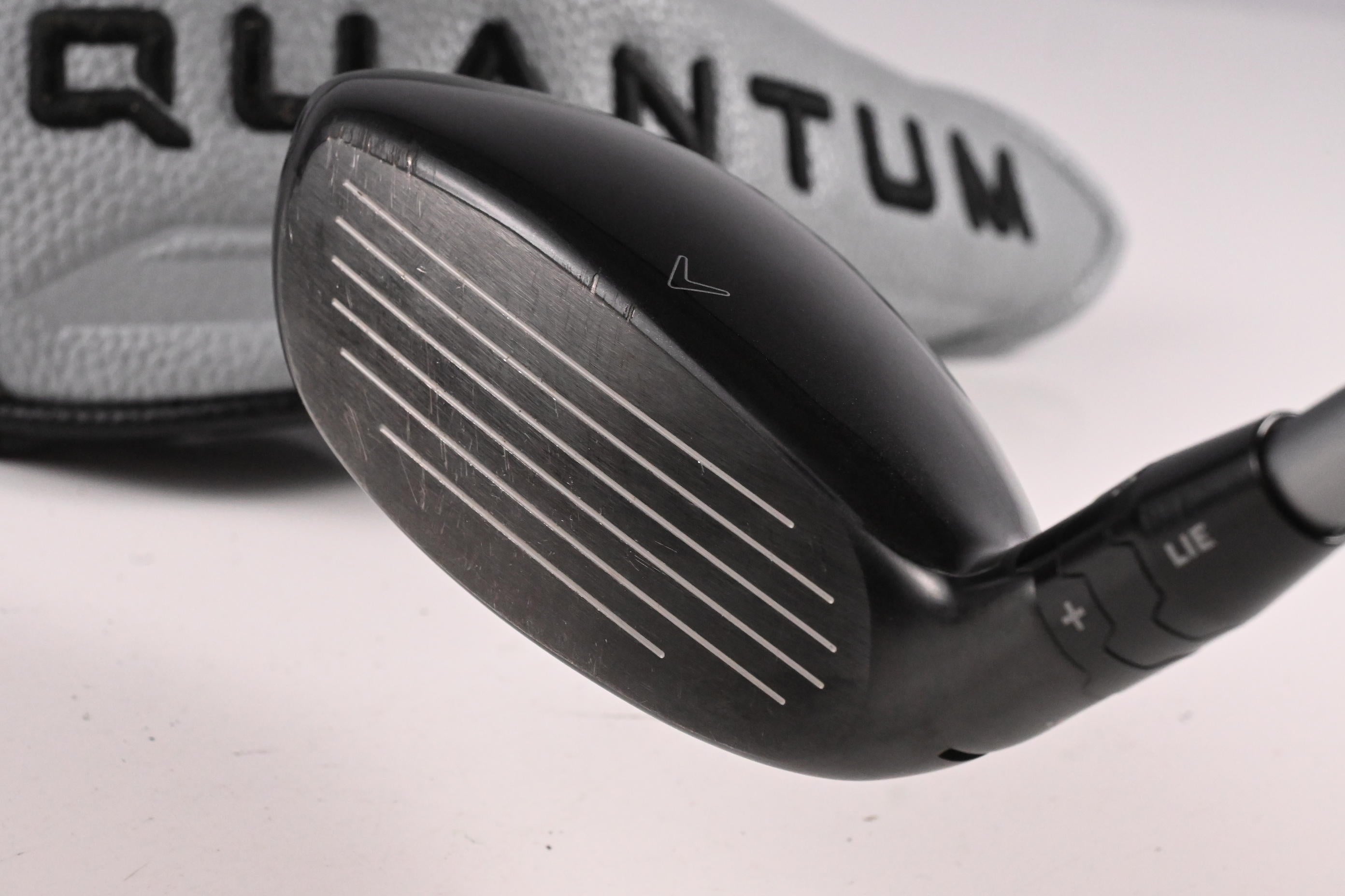 Callaway Quantum Max OS #4 Hybrid / 20 Degree / Regular Flex Denali Silver 60