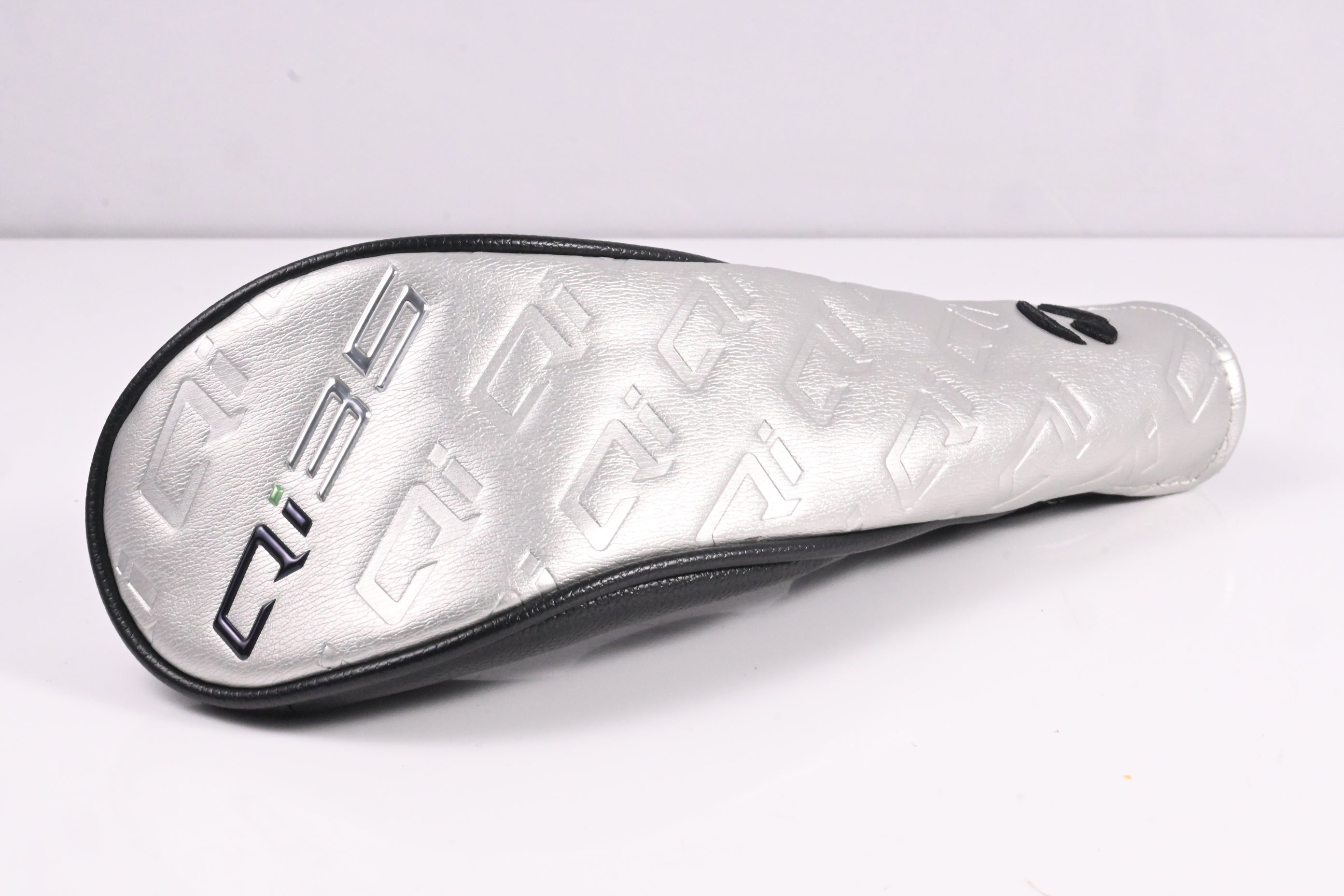 Taylormade Qi35 #3 Hybrid / 19 Degree / Stiff Flex Fujikura Ventus Blue '25 7