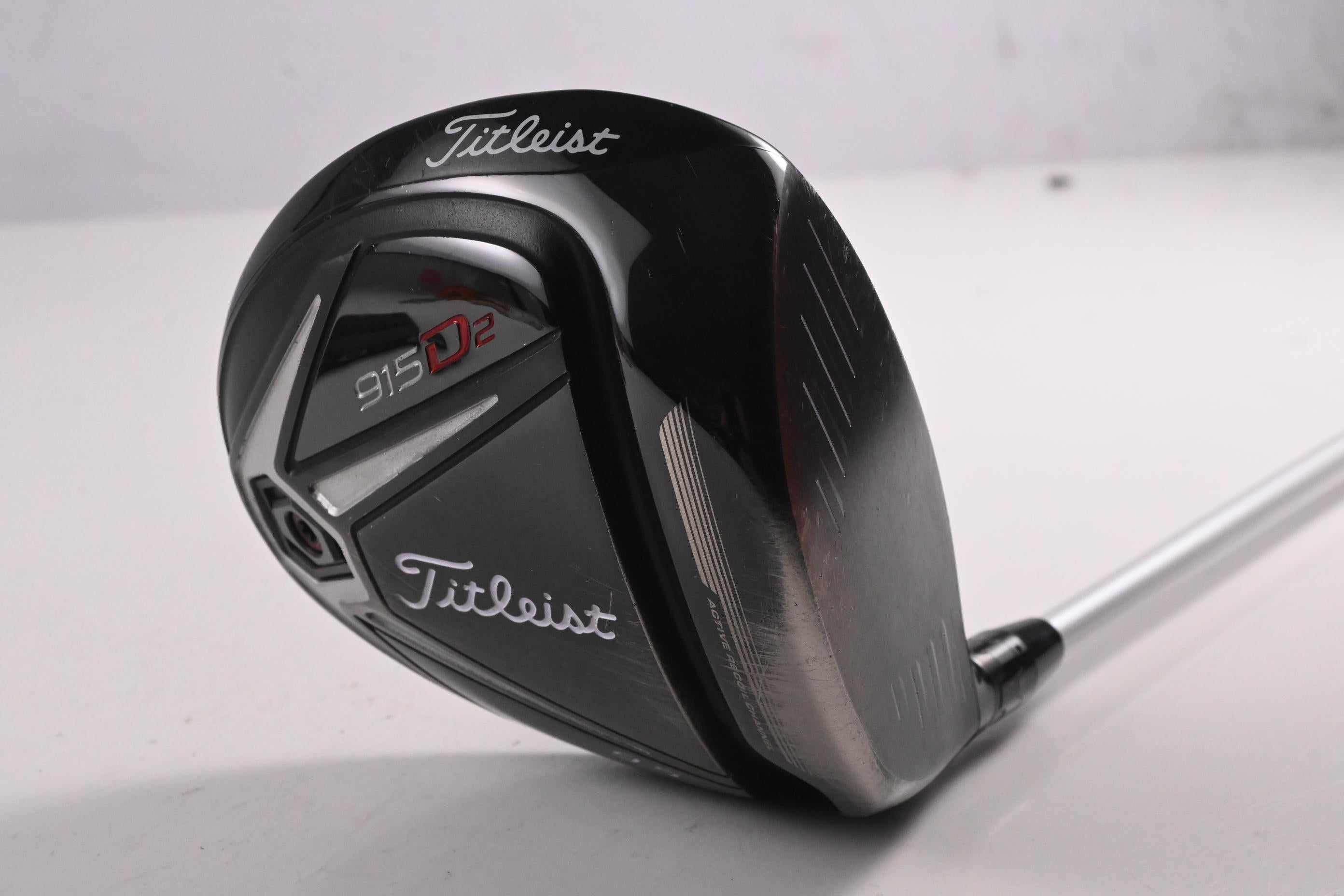 Titleist 915 D2 Driver / 9.5 Degree / Stiff Flex Aldila Rogue Silver 60 Shaft