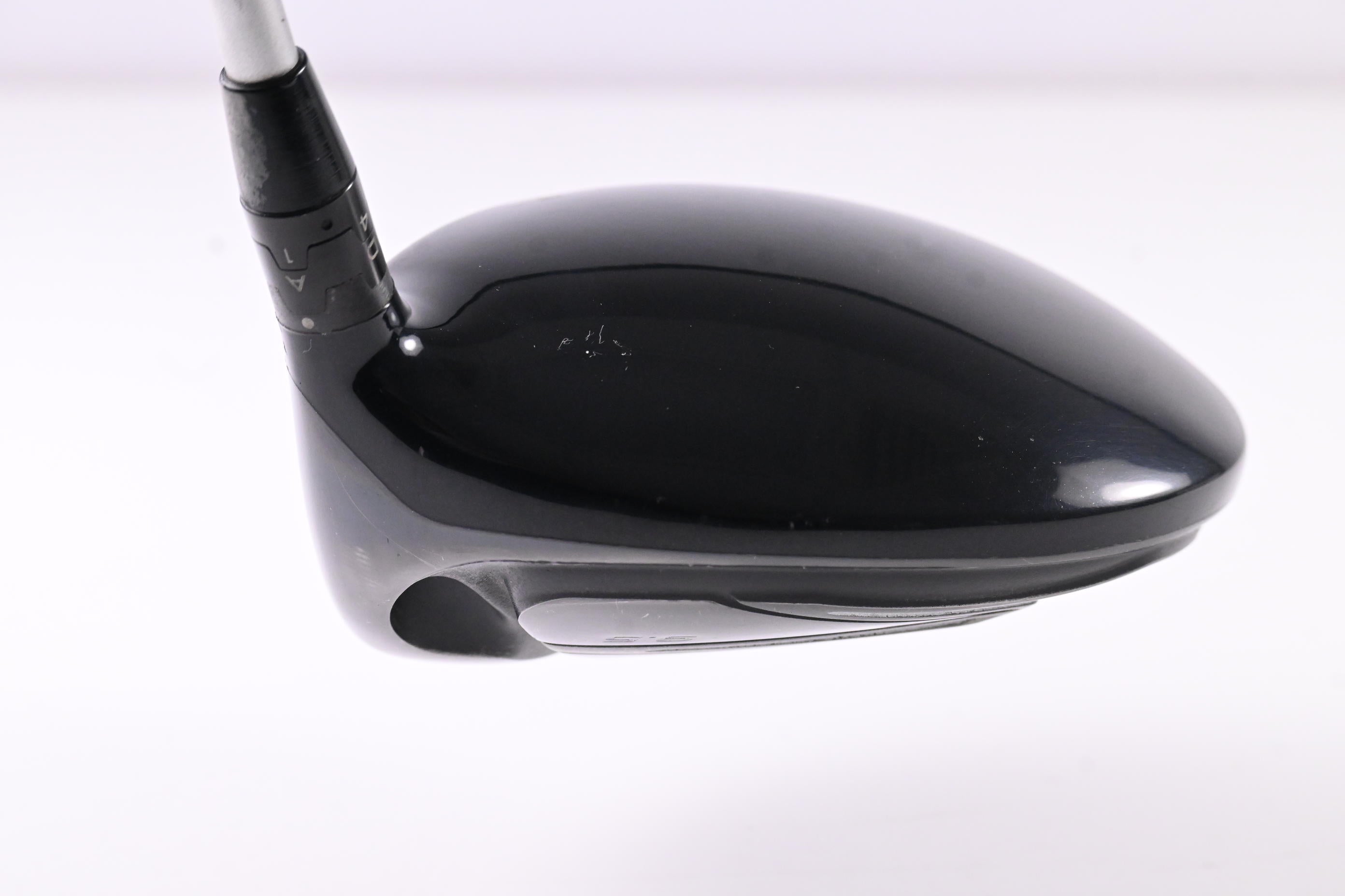Titleist 915 D3 Driver / 9.5 Degree / Stiff Flex Mitsubishi Diamana Blue S+ 60