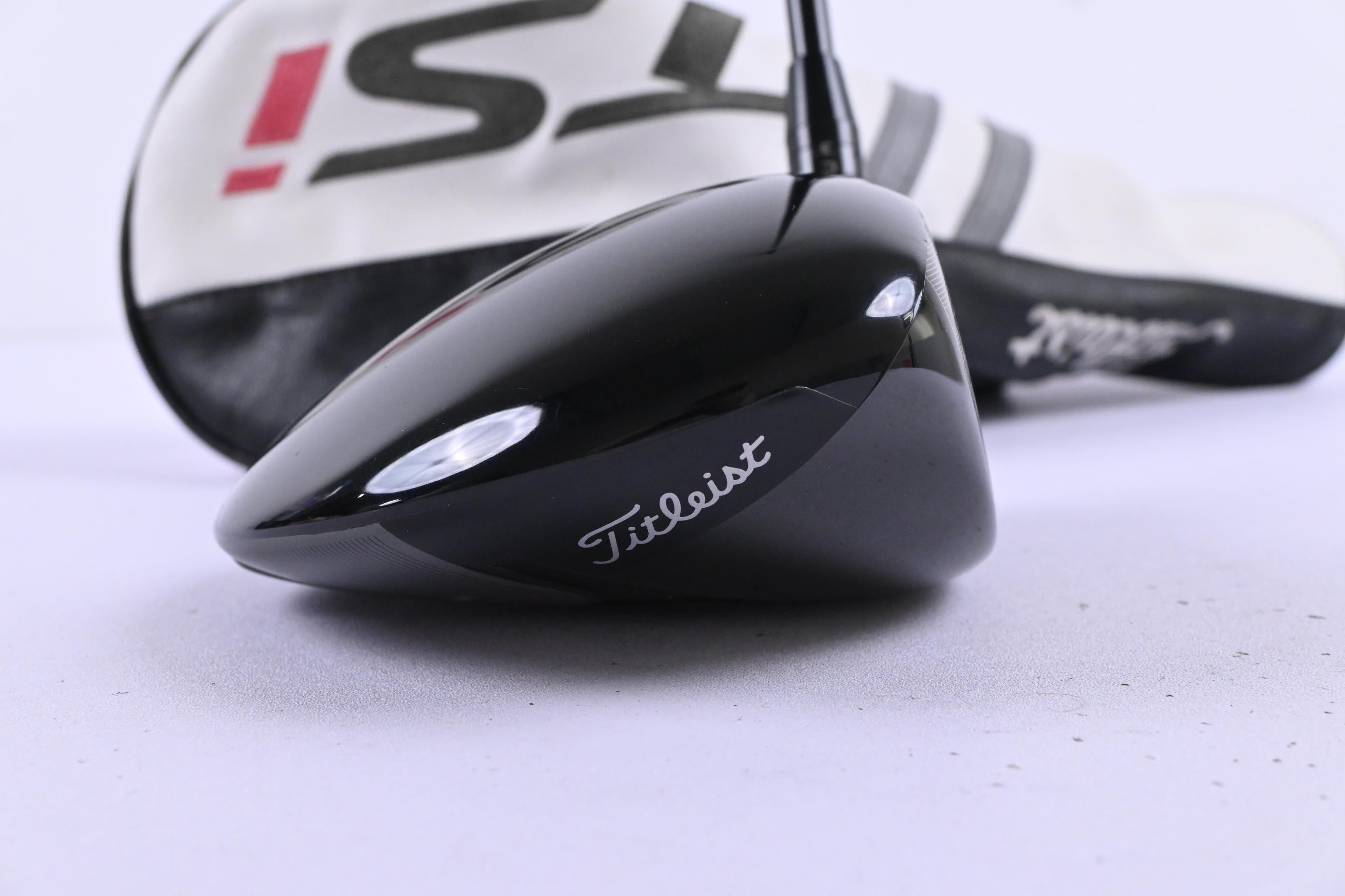 Titleist TSi2 Driver / 9 Degree / Stiff Flex Tensei AV Raw White 65 Shaft