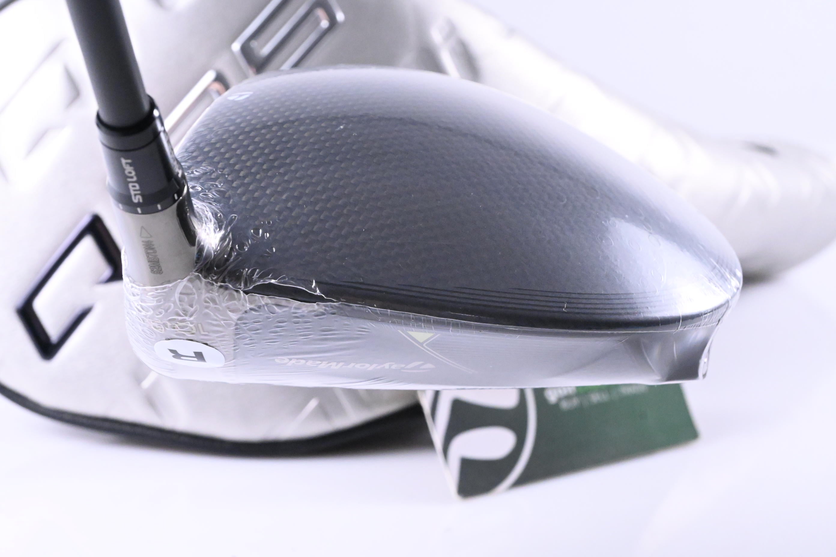 Taylormade Qi35 Driver / 10.5 Degree / Regular Flex Fujikura Ventus Blue 5