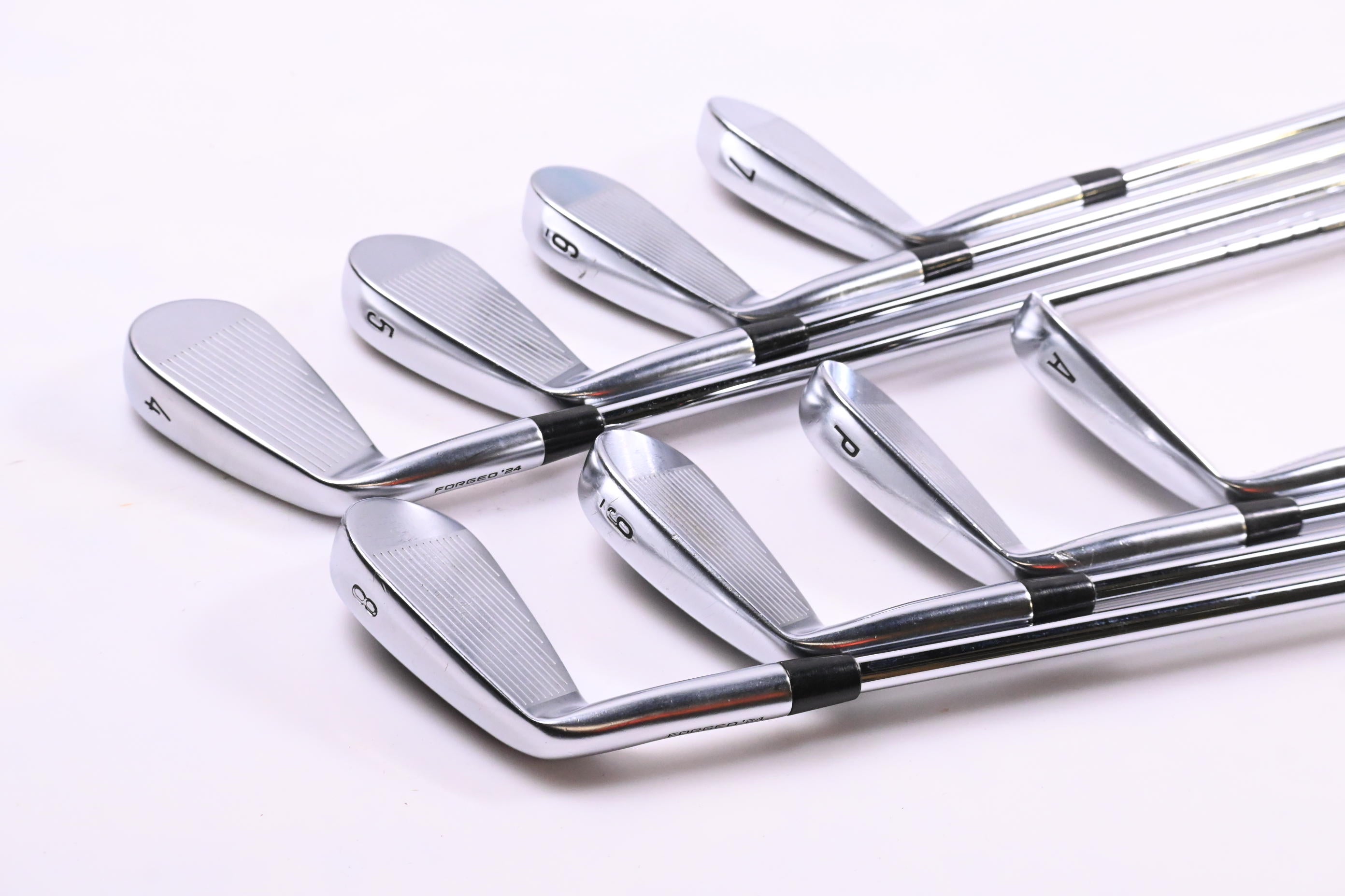 Callaway Apex Pro 24 Irons / 4-PW+GW / Stiff Flex AMT Red S300 Shafts
