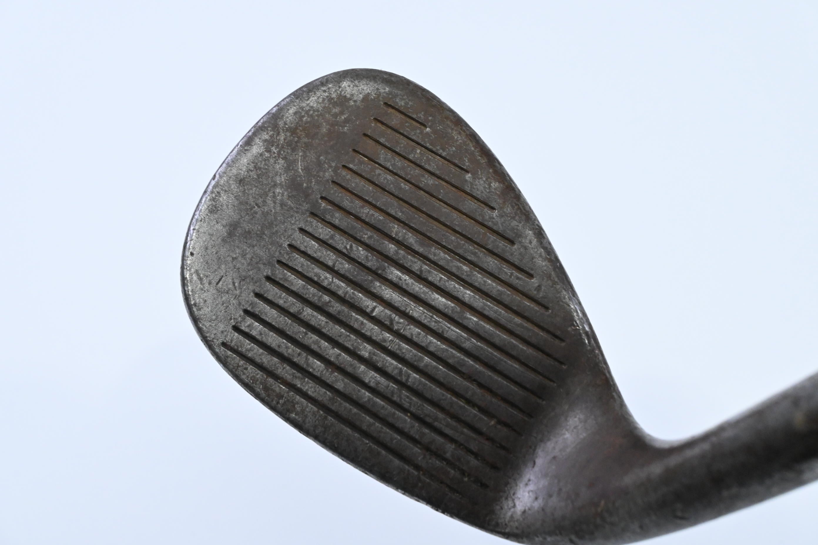 Cleveland Reg 588 Gap Wedge / 51 Degree / Wedge Flex Dynamic Gold Shaft