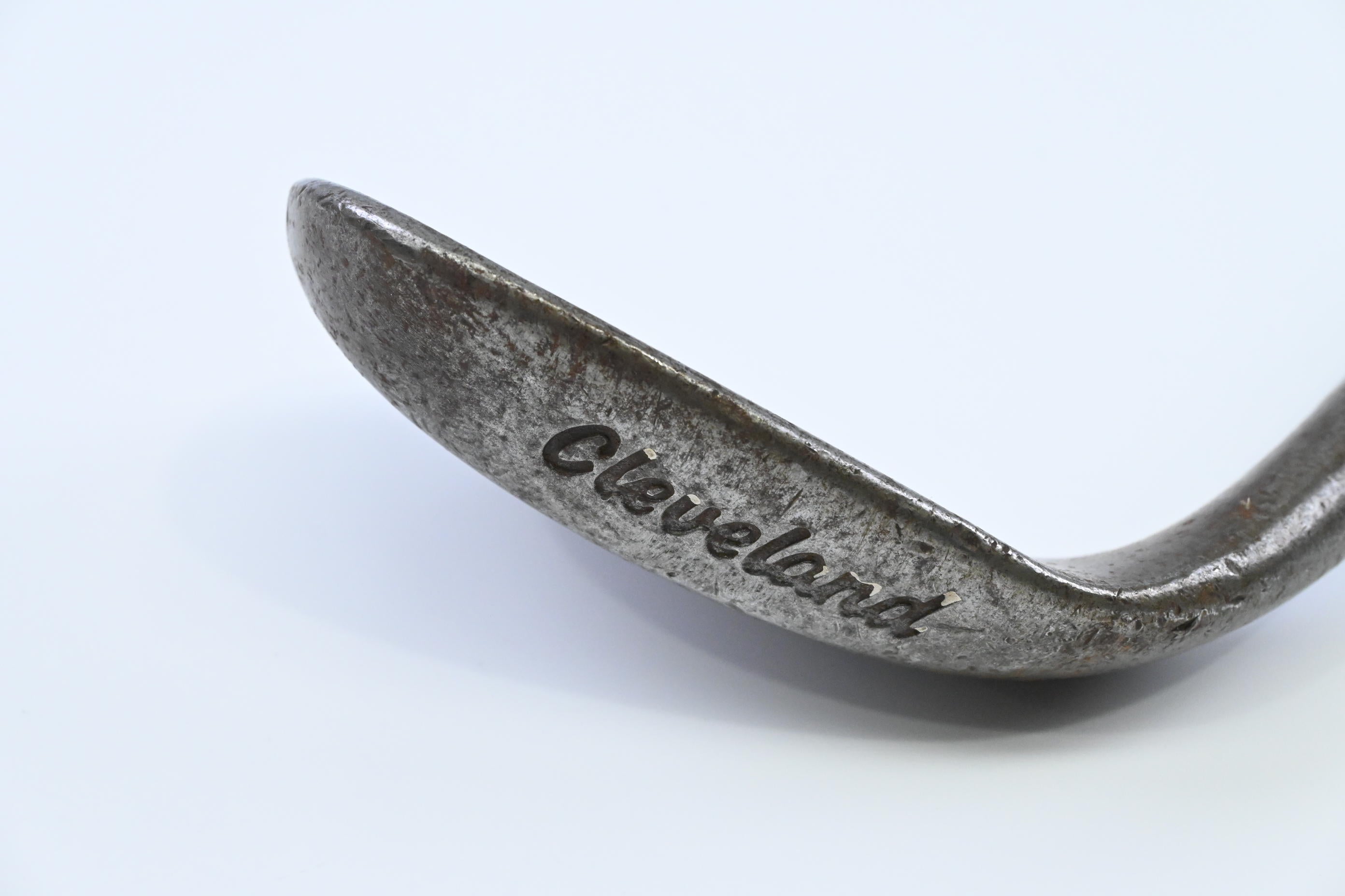 Cleveland Reg 588 Gap Wedge / 51 Degree / Wedge Flex Dynamic Gold Shaft