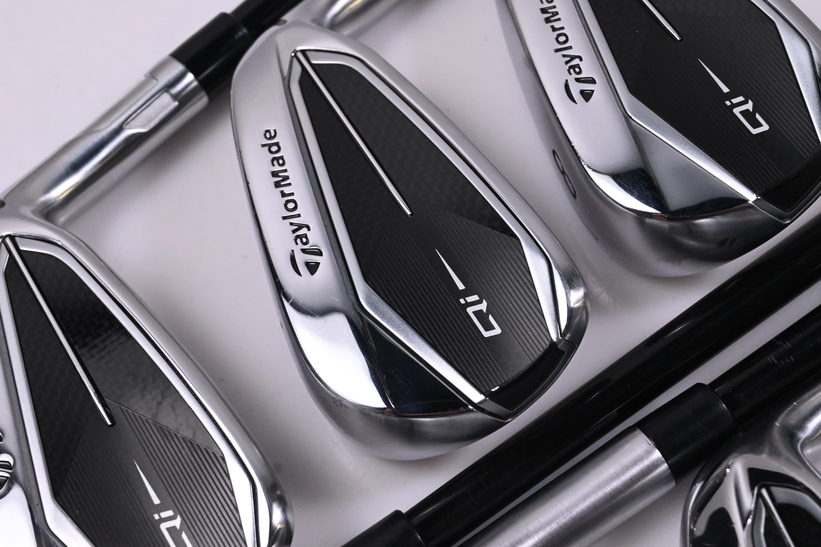 Taylormade Qi Irons / 6-PW+GW+SW / Regular Flex Ventus TR Blue 6 Shafts