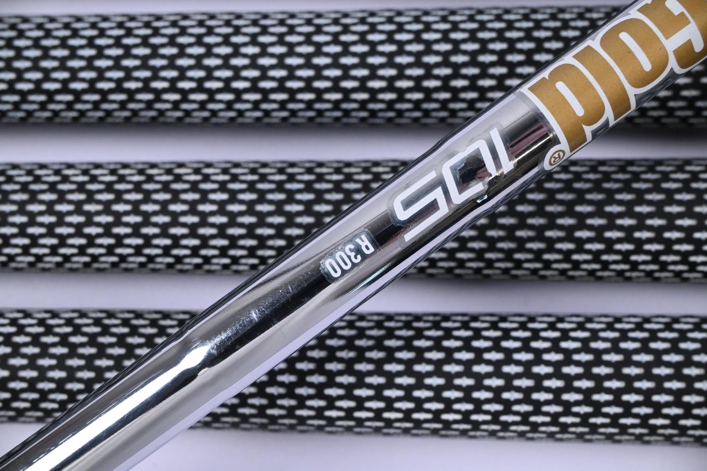 Ping G410 Irons / 7-PW+GW / Black Dot / Regular Flex Dynamic Gold 105 Shafts