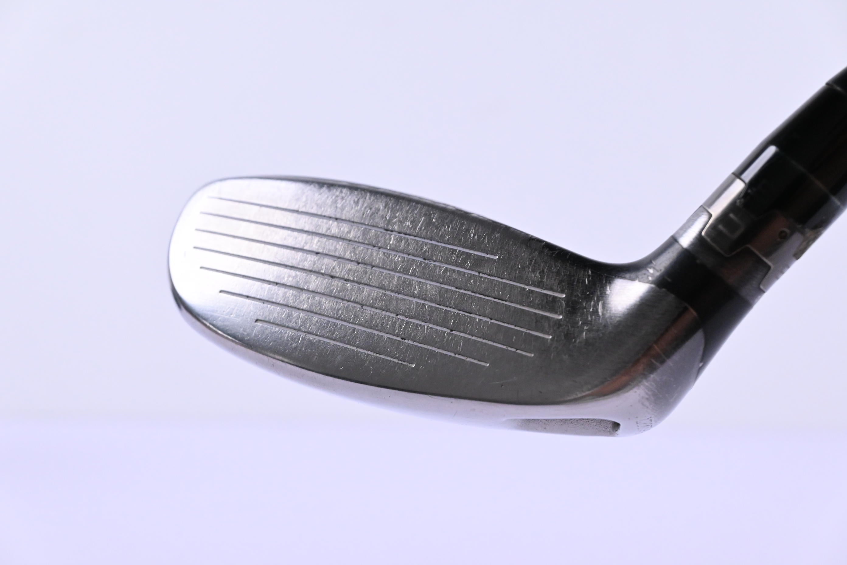 Titleist 913H #3 Hybrid / 19 Degree / Regular Flex Bassara 60 Shaft