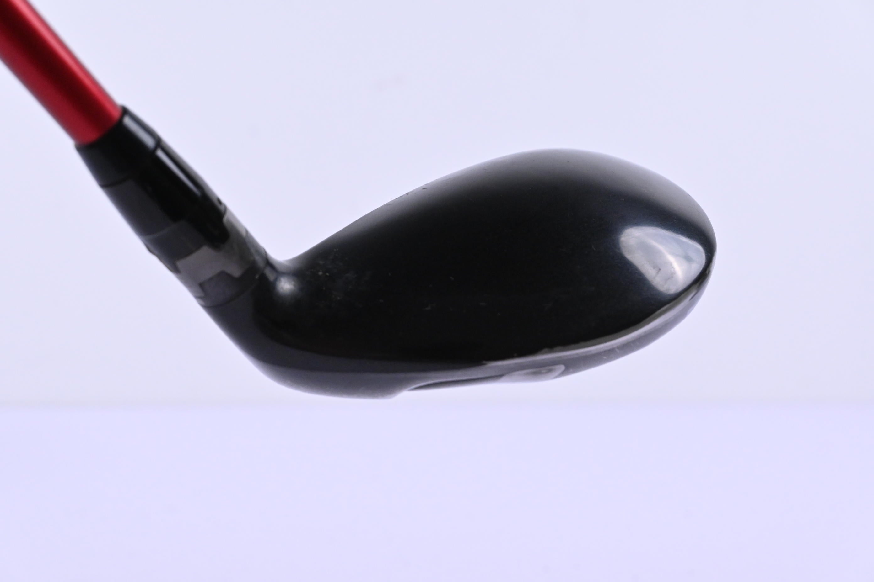 Titleist 913H #3 Hybrid / 19 Degree / Regular Flex Bassara 60 Shaft