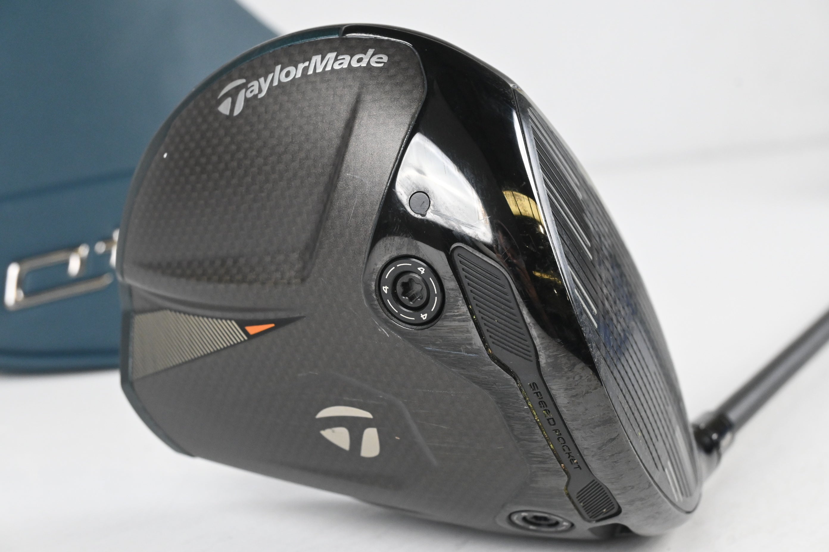 Taylormade Qi4D Driver / 10.5 Degree / Regular Flex REAX Blue 50 Shaft