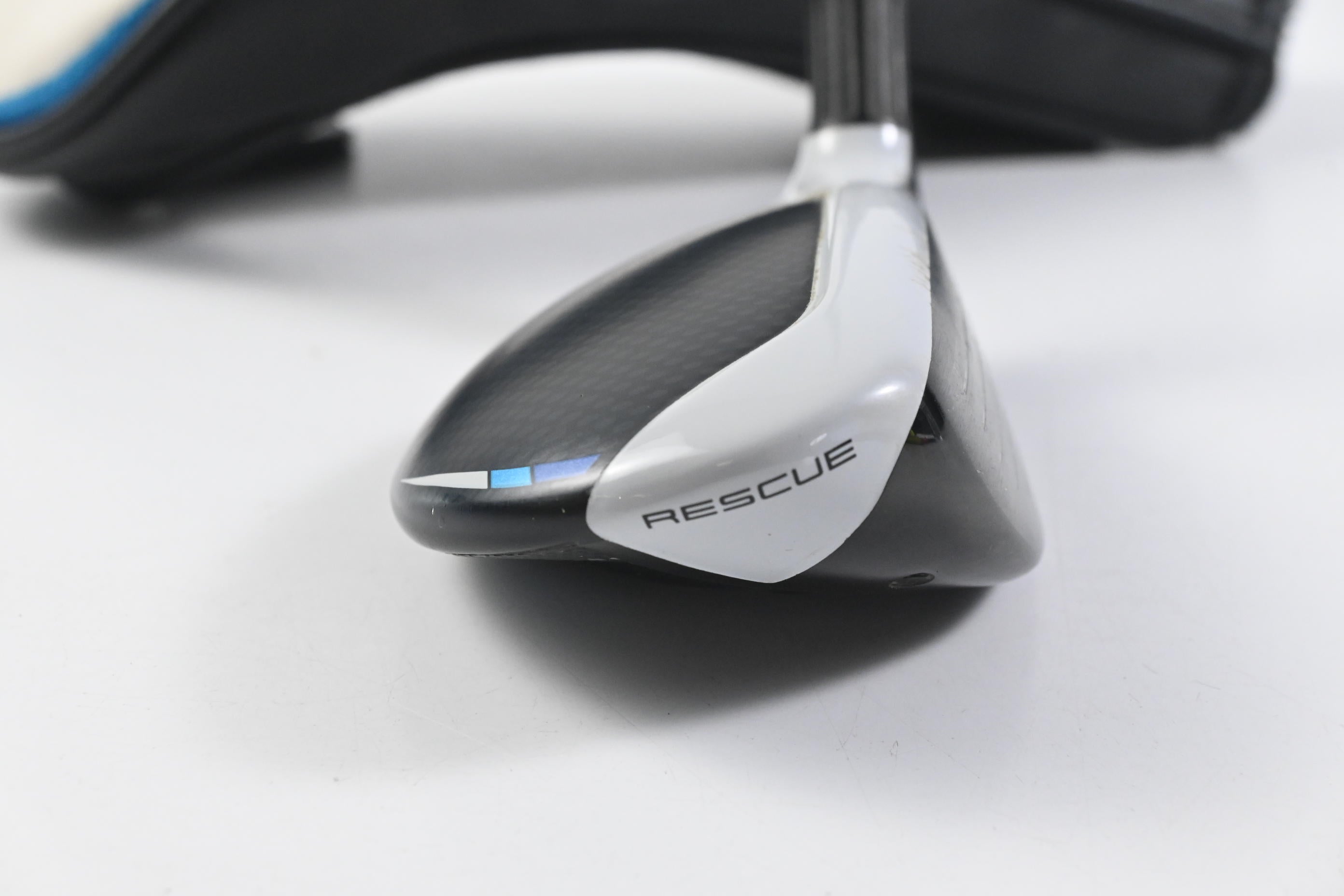 Taylormade SIM2 Max #4 Hybrid / 22 Degree / Stiff Flex Fujikura Ventus Blue 7