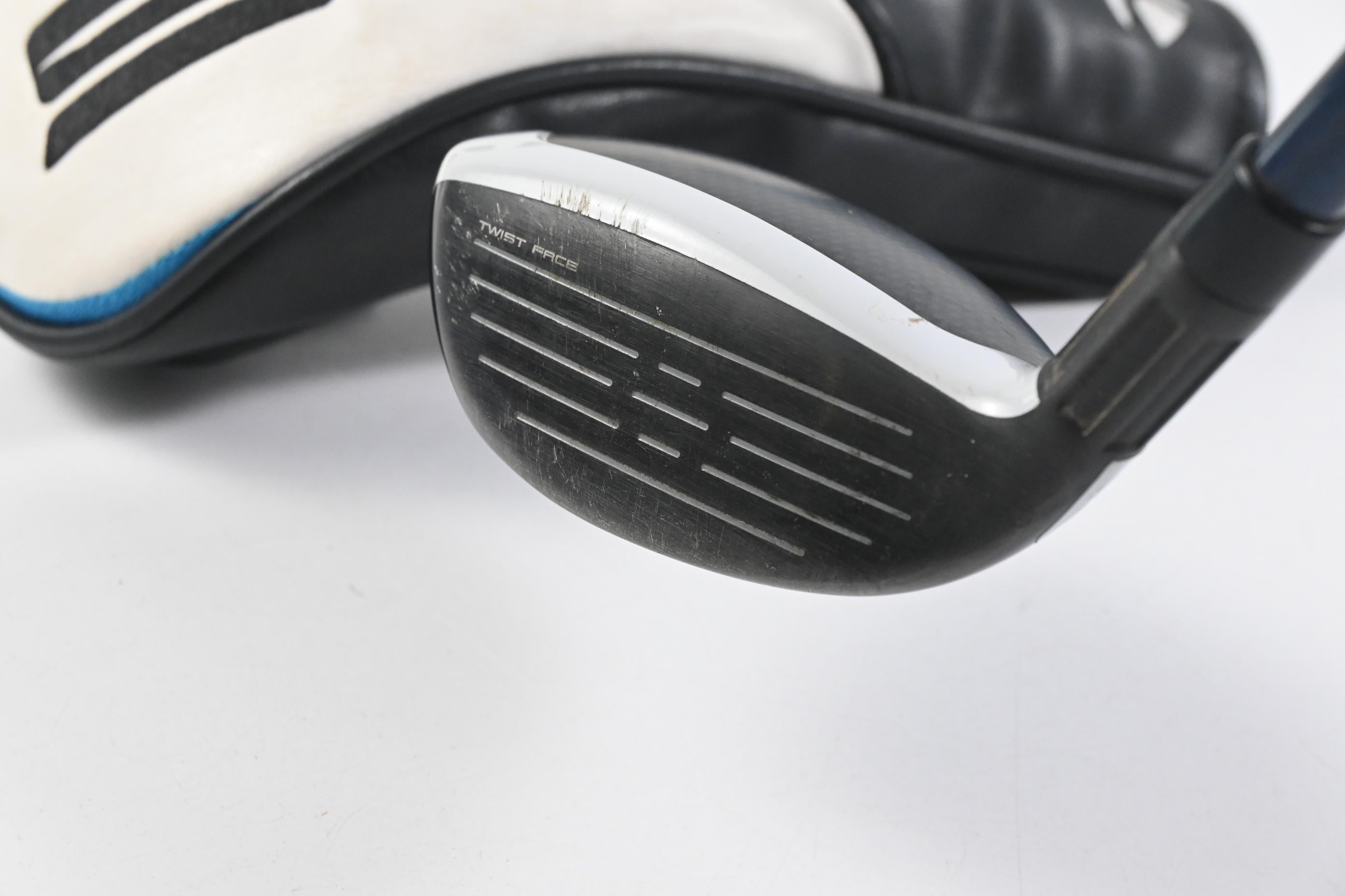 Taylormade SIM2 Max #4 Hybrid / 22 Degree / Stiff Flex Fujikura Ventus Blue 7