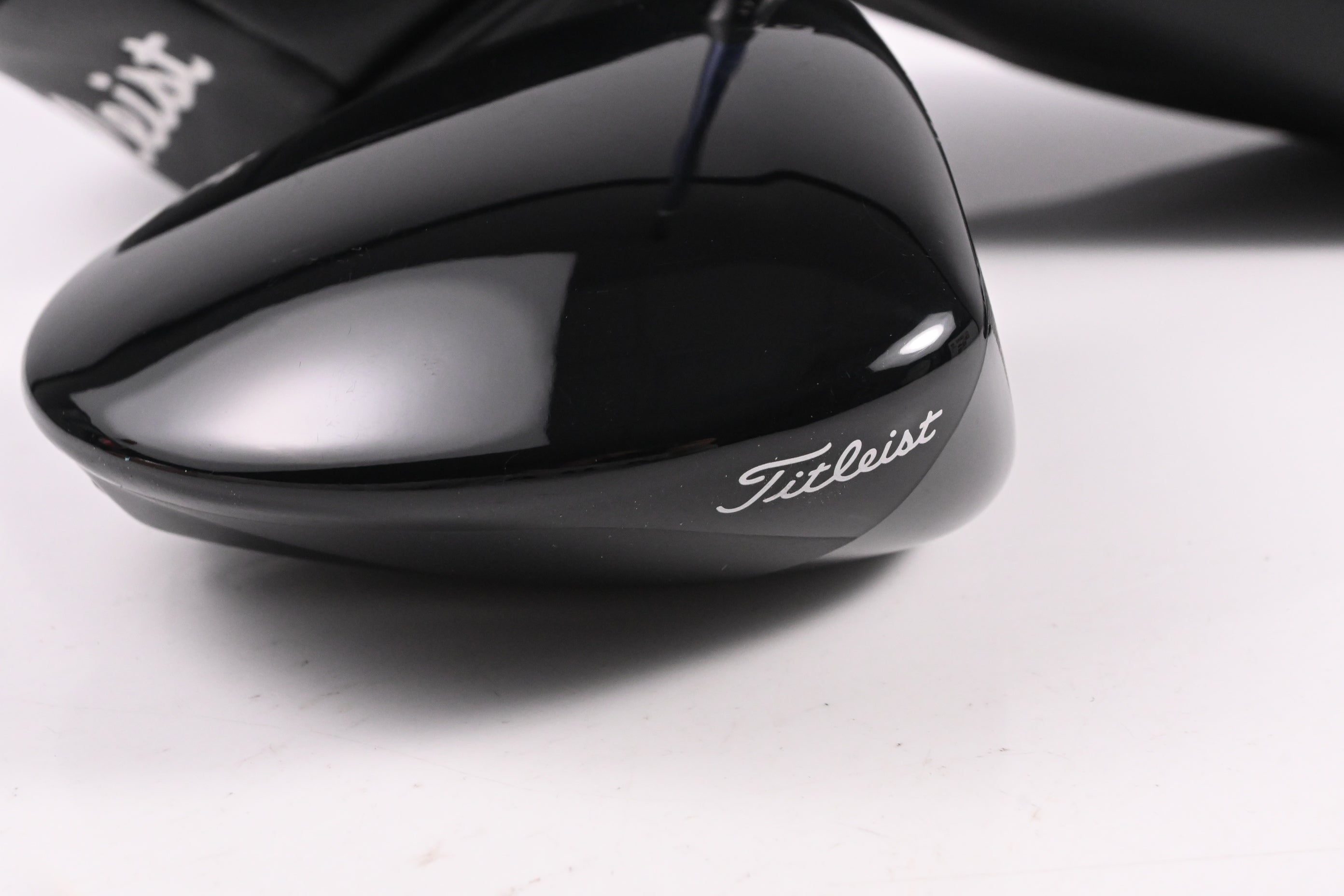 Titleist GT1 Driver / 9 Degree / X-Flex LA Golf Bryson Series Low 65 Shaft