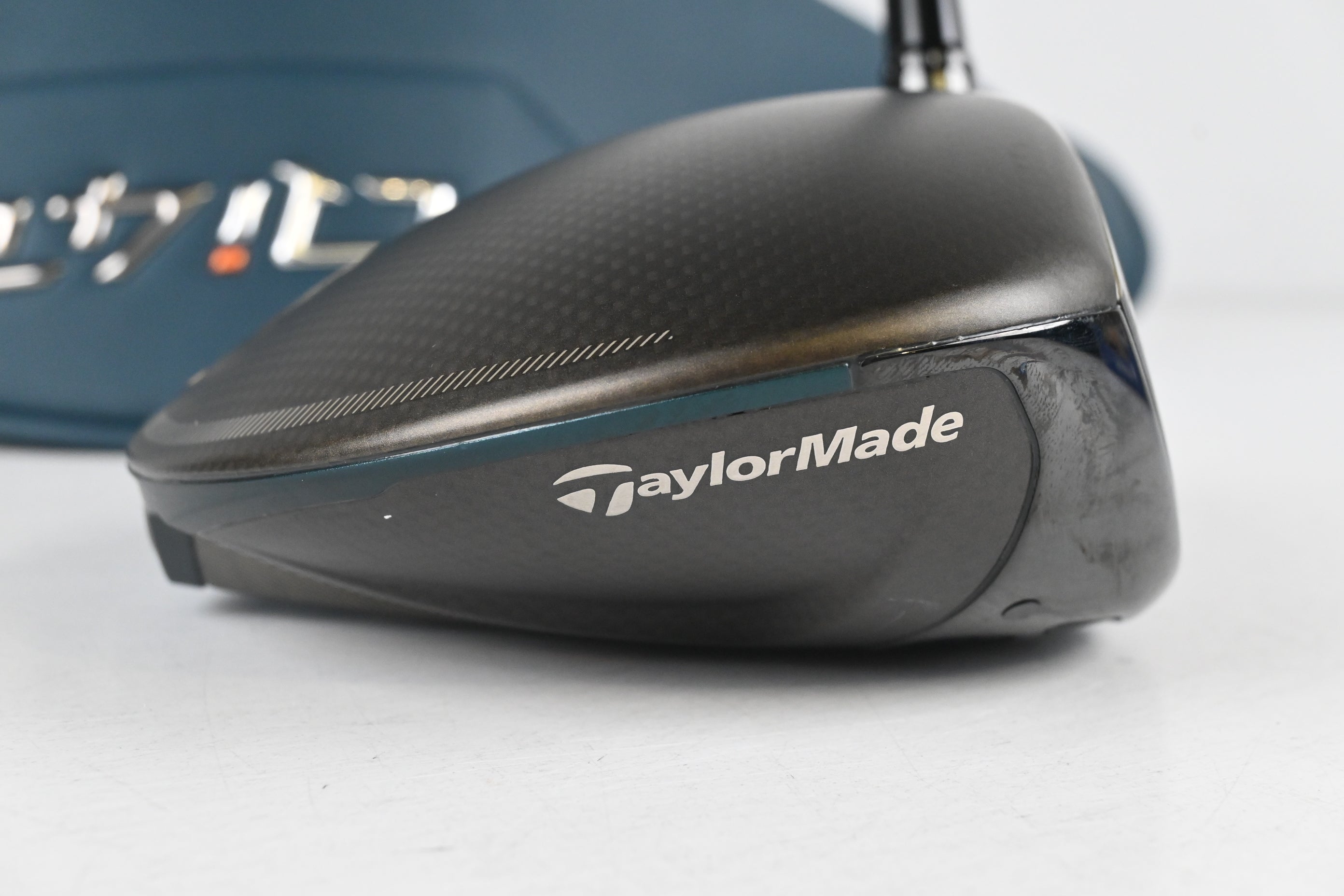 Taylormade Qi4D Driver / 10.5 Degree / Regular Flex REAX Blue 50 Shaft