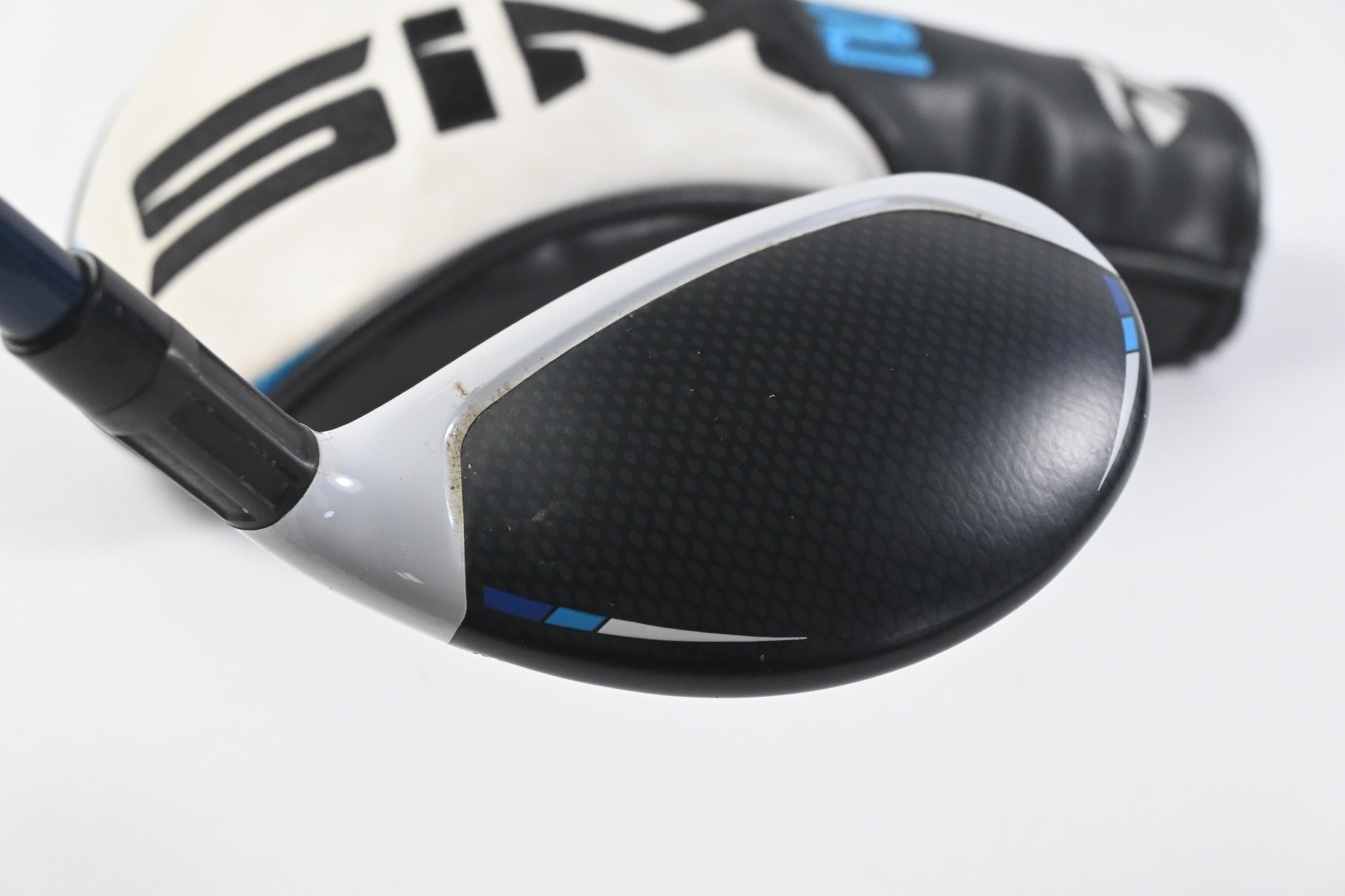 Taylormade SIM2 Max #4 Hybrid / 22 Degree / Stiff Flex Fujikura Ventus Blue 7