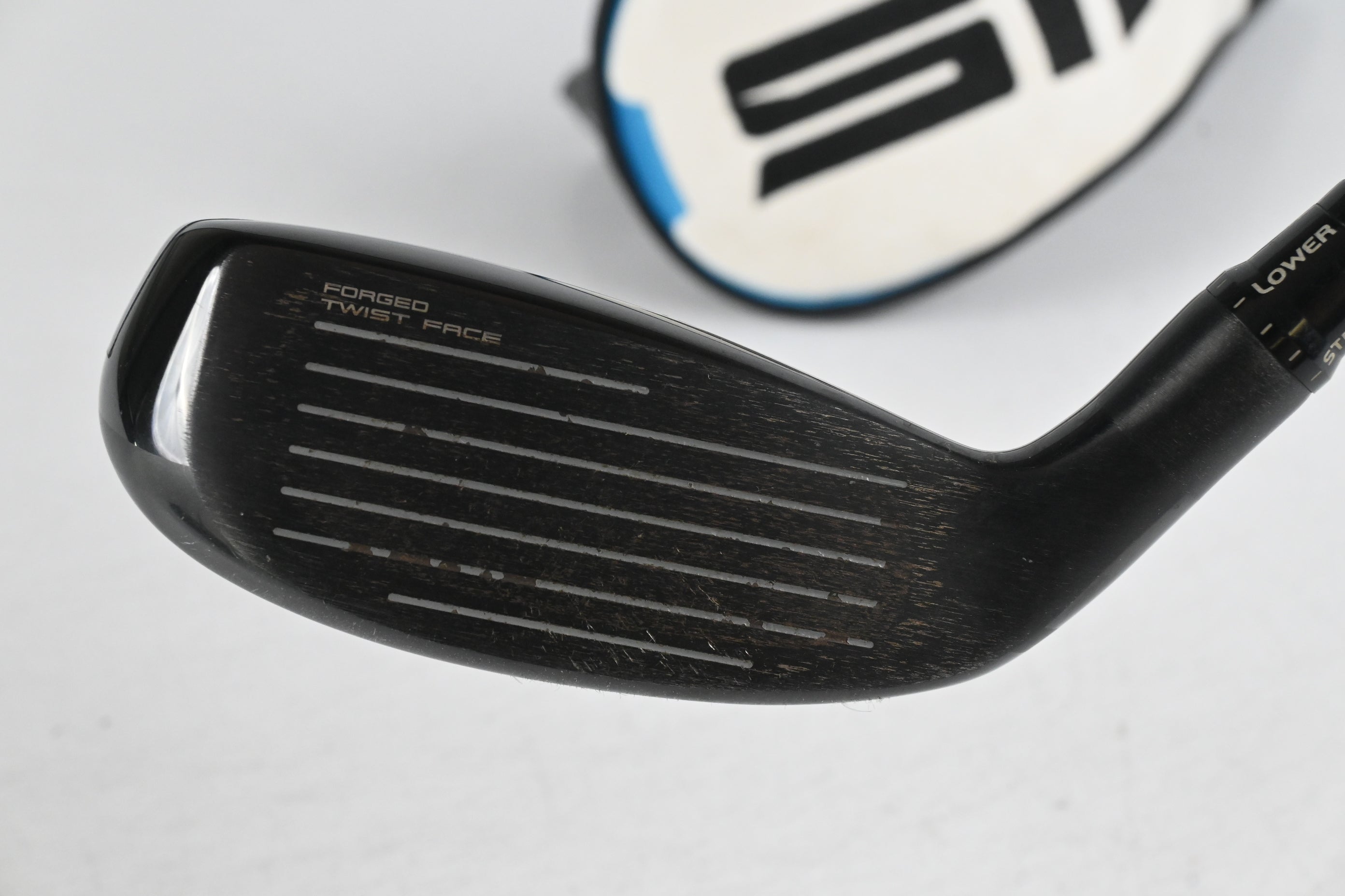 Taylormade SIM2 #3 Hybrid / 19.5 Degree / Regular Flex Kai'li Red 75 Shaft