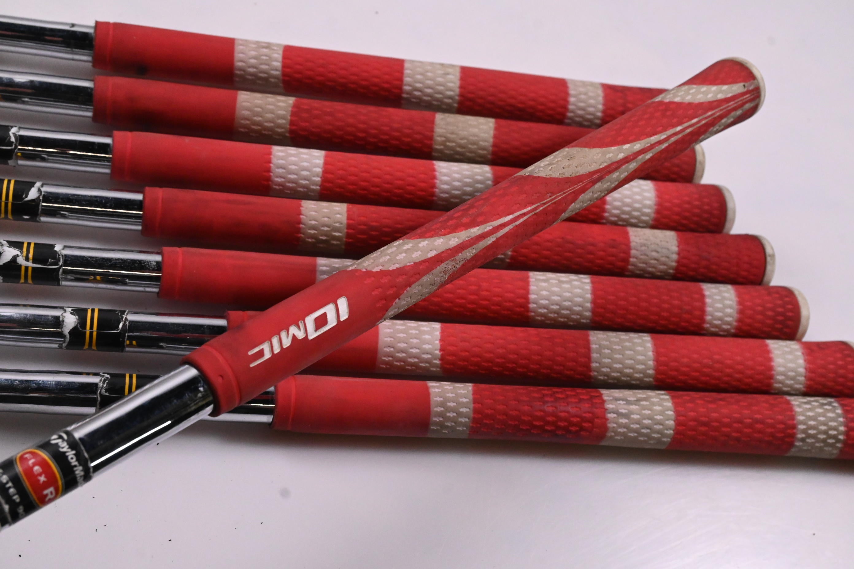 Taylormade R7 Draw Irons / 4-PW+SW / Regular Flex Taylormade T-Step 90 Shafts
