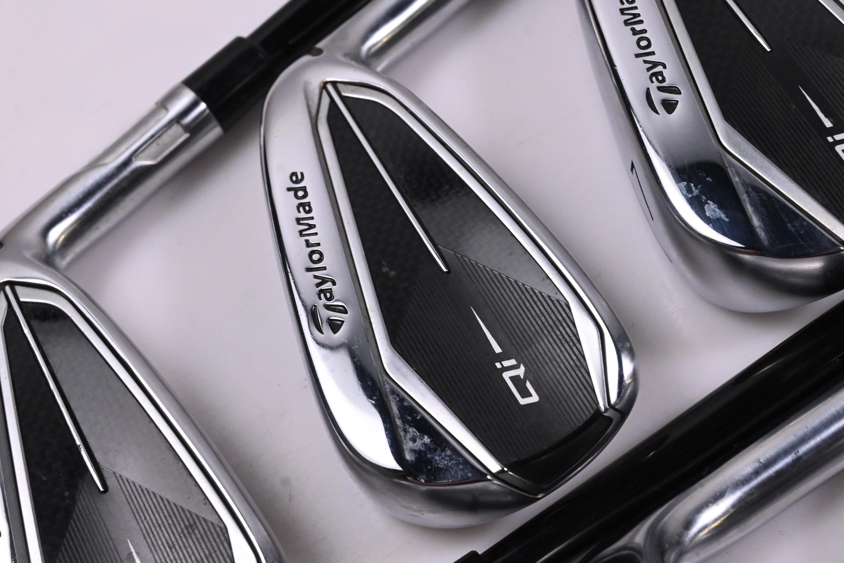 Taylormade Qi Irons / 5-PW+GW+SW / Regular Flex Ventus TR Blue 6 Shafts