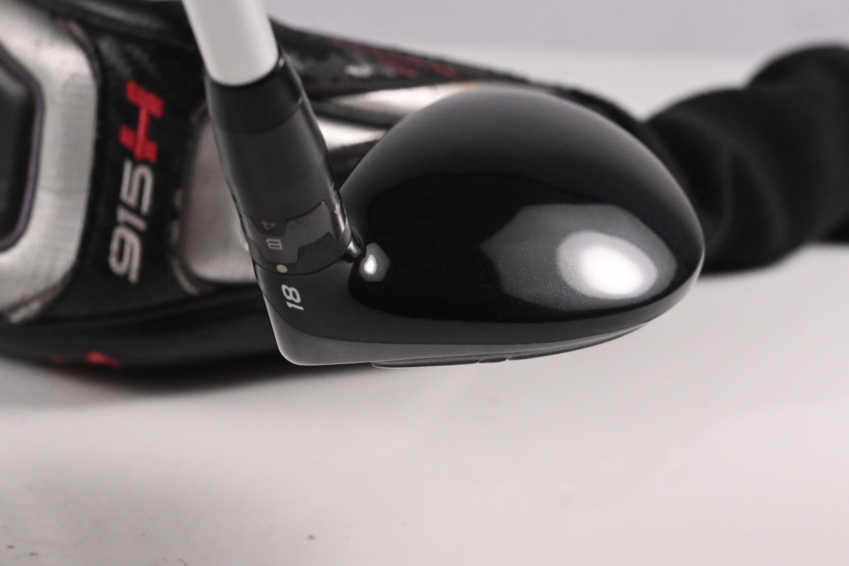 Titleist 915H #2 Hybrid / 18 Degree / Stiff Flex Aldila Rogue Black 85 Shaft