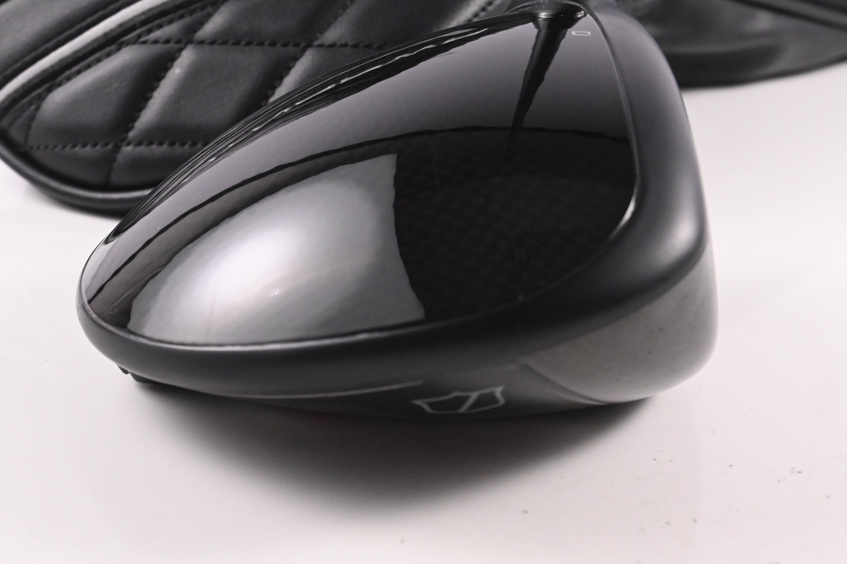 Wilson Staff DYNAPWR 2025 Carbon Driver / 9 Degree / Stiff Flex Helium Nanocore