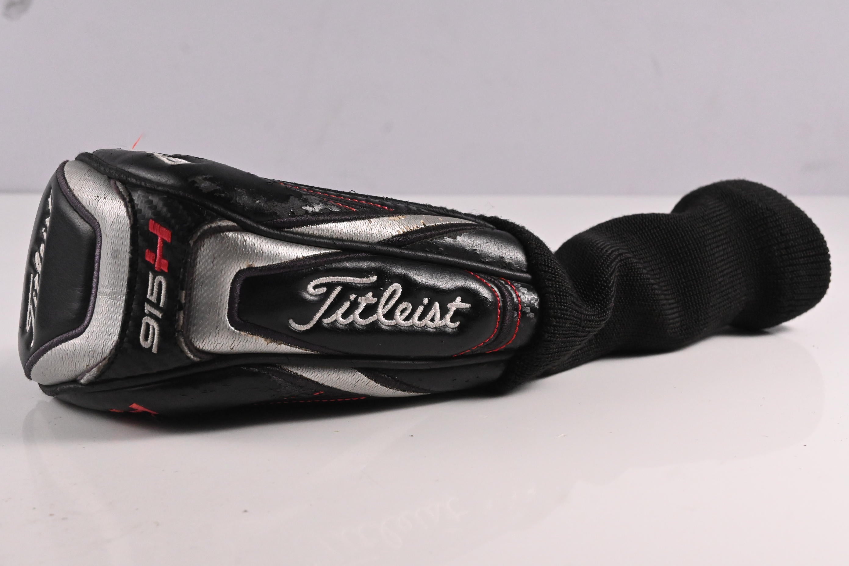 Titleist 915H #2 Hybrid / 18 Degree / Stiff Flex Aldila Rogue Black 85 Shaft