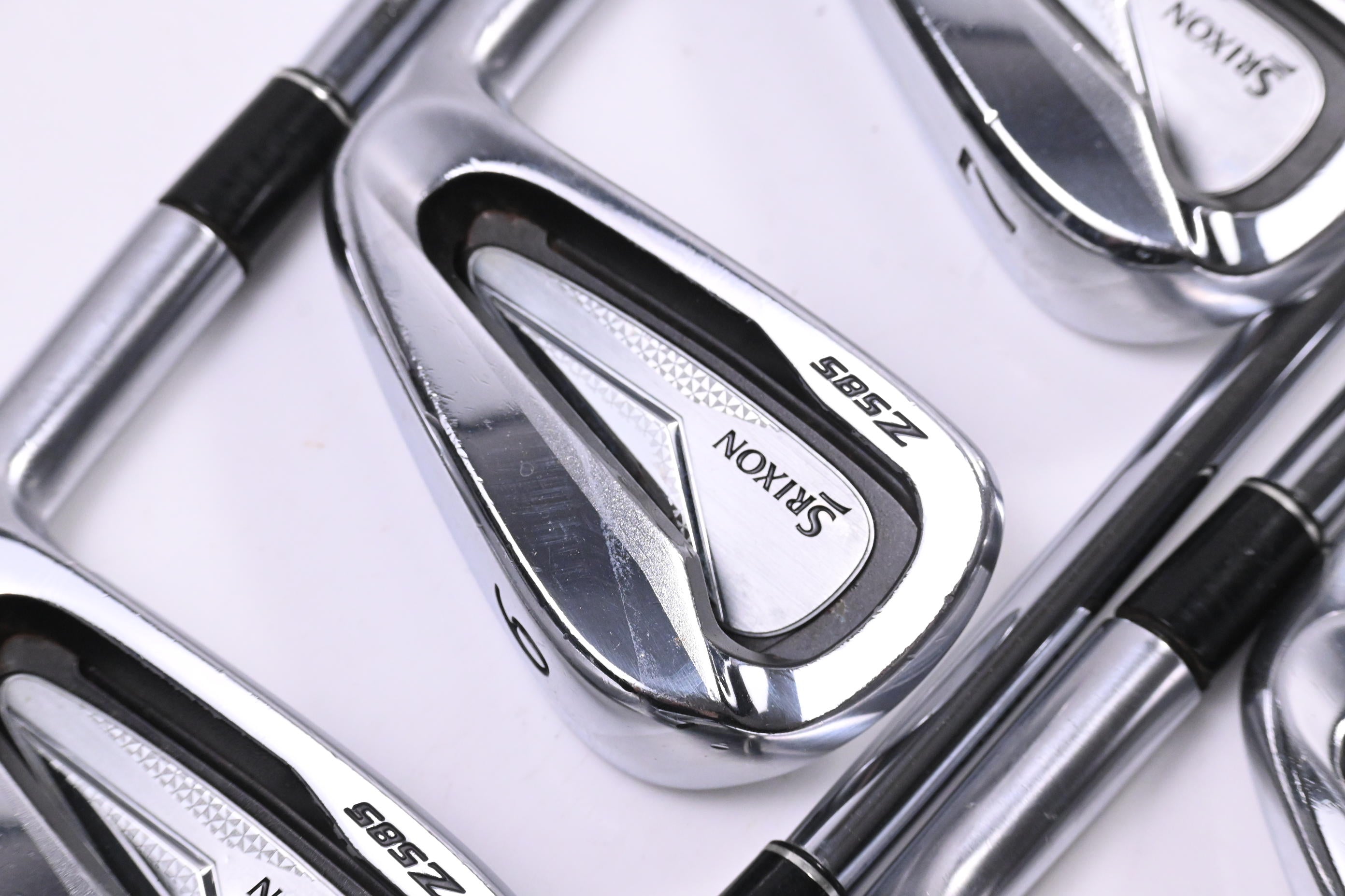 Srixon Z-585 Irons / 5-PW+GW / Regular Flex XP 95 R300 Shafts