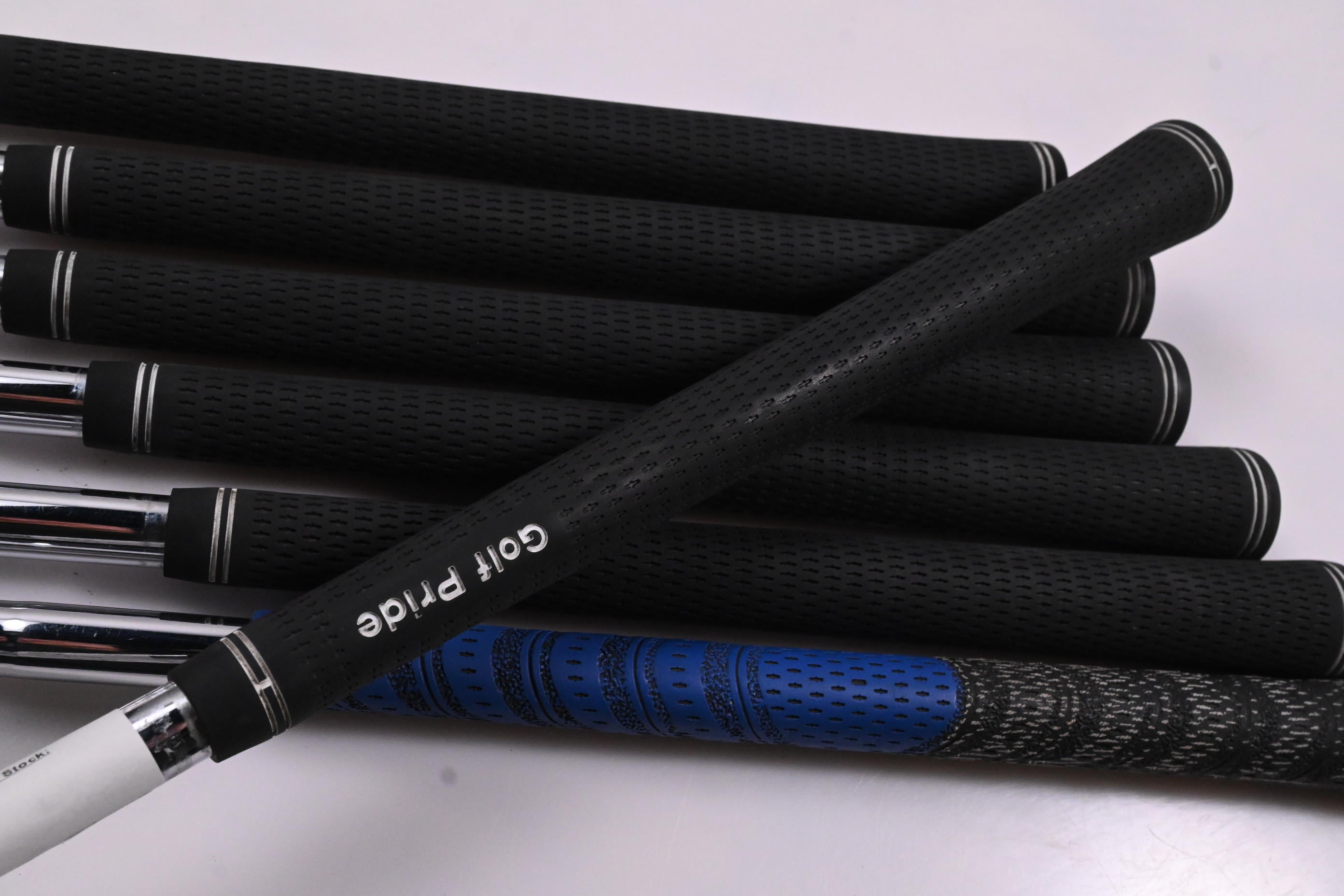Ping i-Series E1 Irons / 4-PW / Blue Dot / Regular Flex Ping AWT 2.0 Shafts