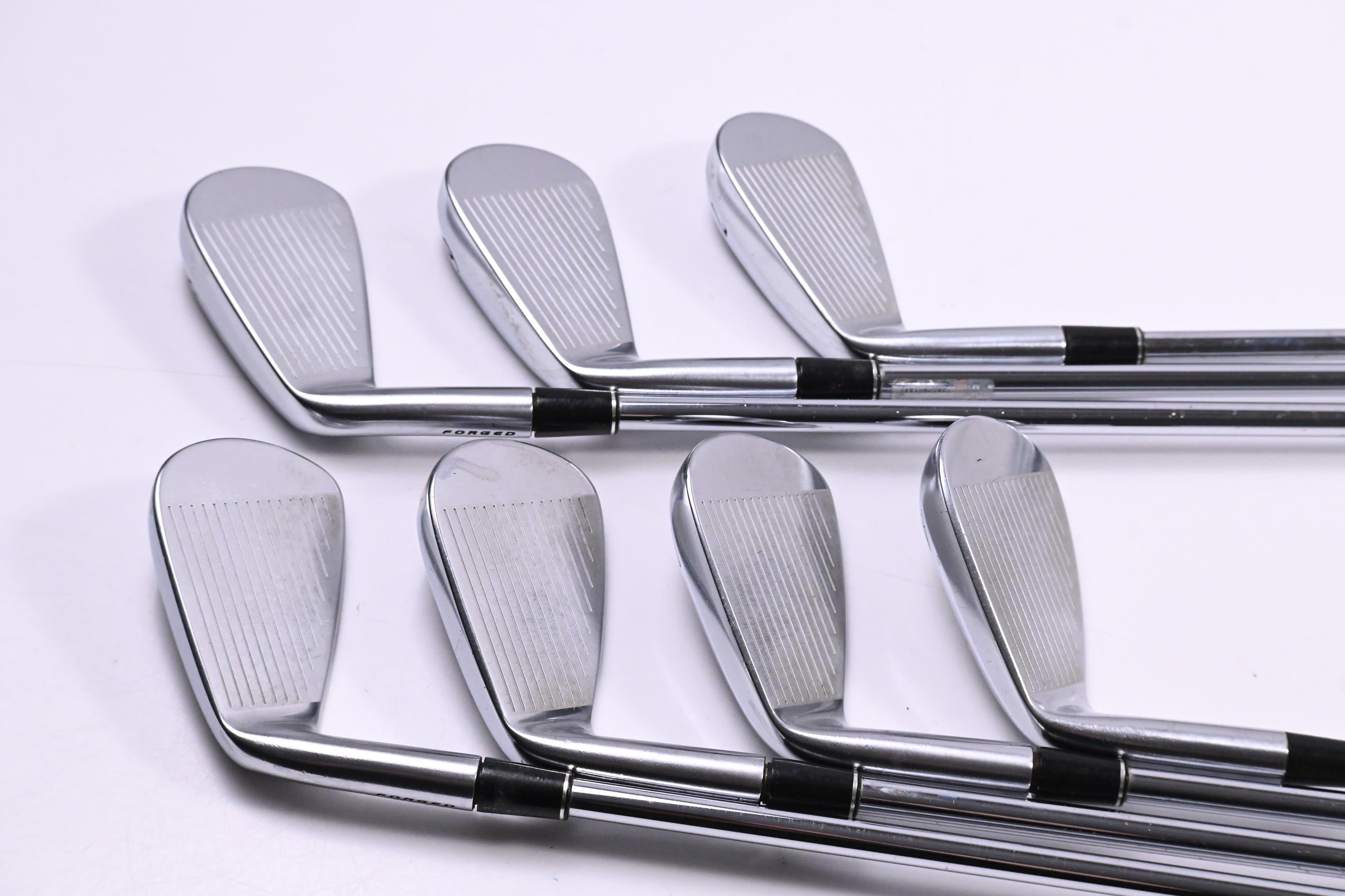 Srixon Z-585 Irons / 5-PW+GW / Regular Flex XP 95 R300 Shafts