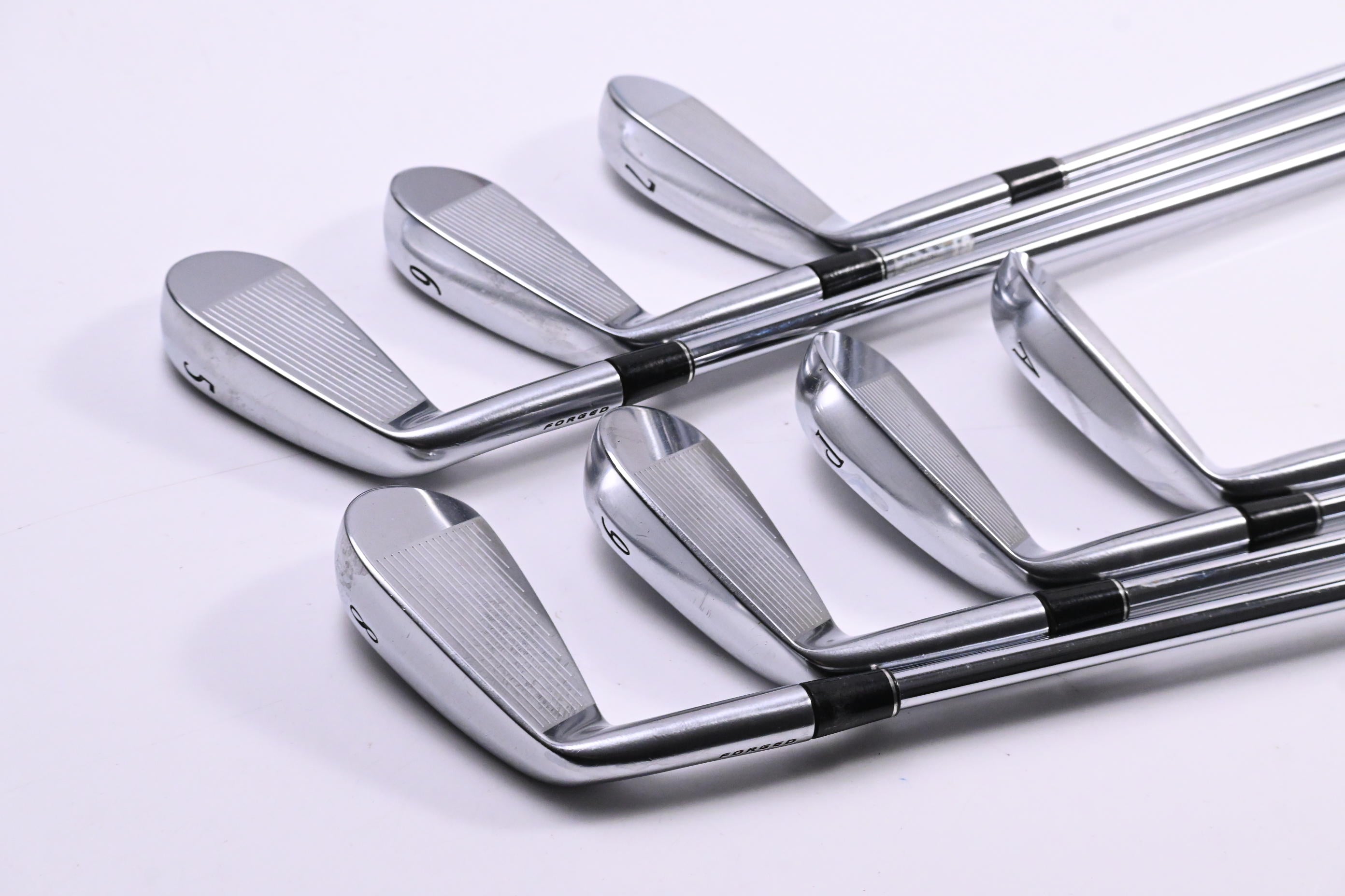 Srixon Z-585 Irons / 5-PW+GW / Regular Flex XP 95 R300 Shafts