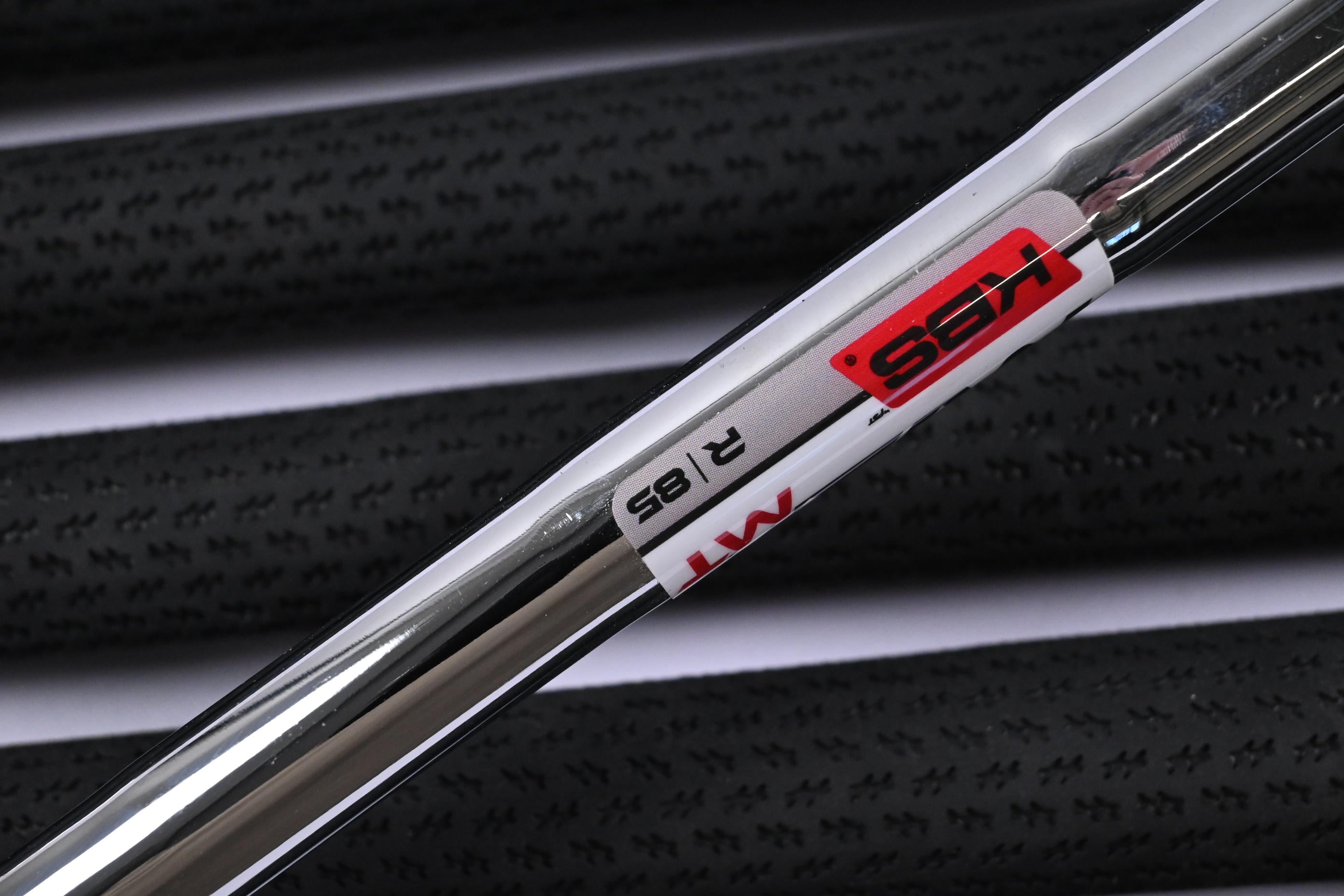 Taylormade Qi Max Irons / 5-SW / Regular Flex KBS MAX MT 85 Shaft