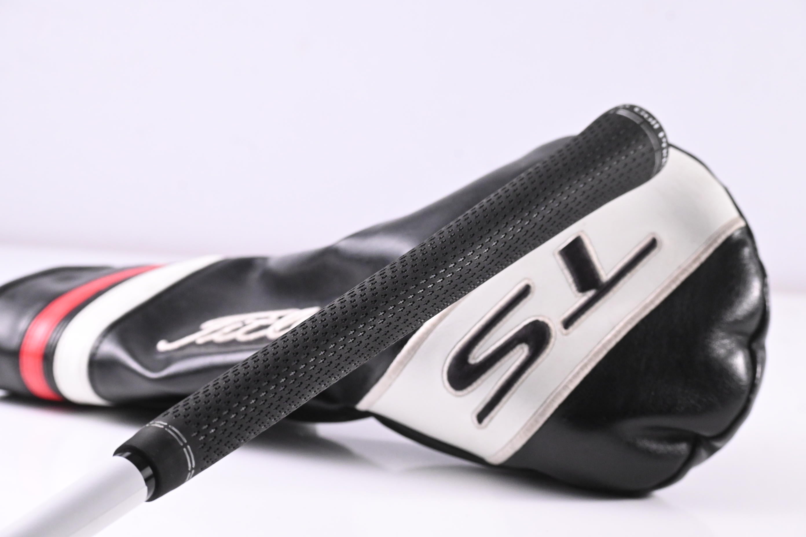 Titleist TS2 Driver / 9.5 Degree / Stiff Flex HZRDUS Gen4 Black 60 Shaft