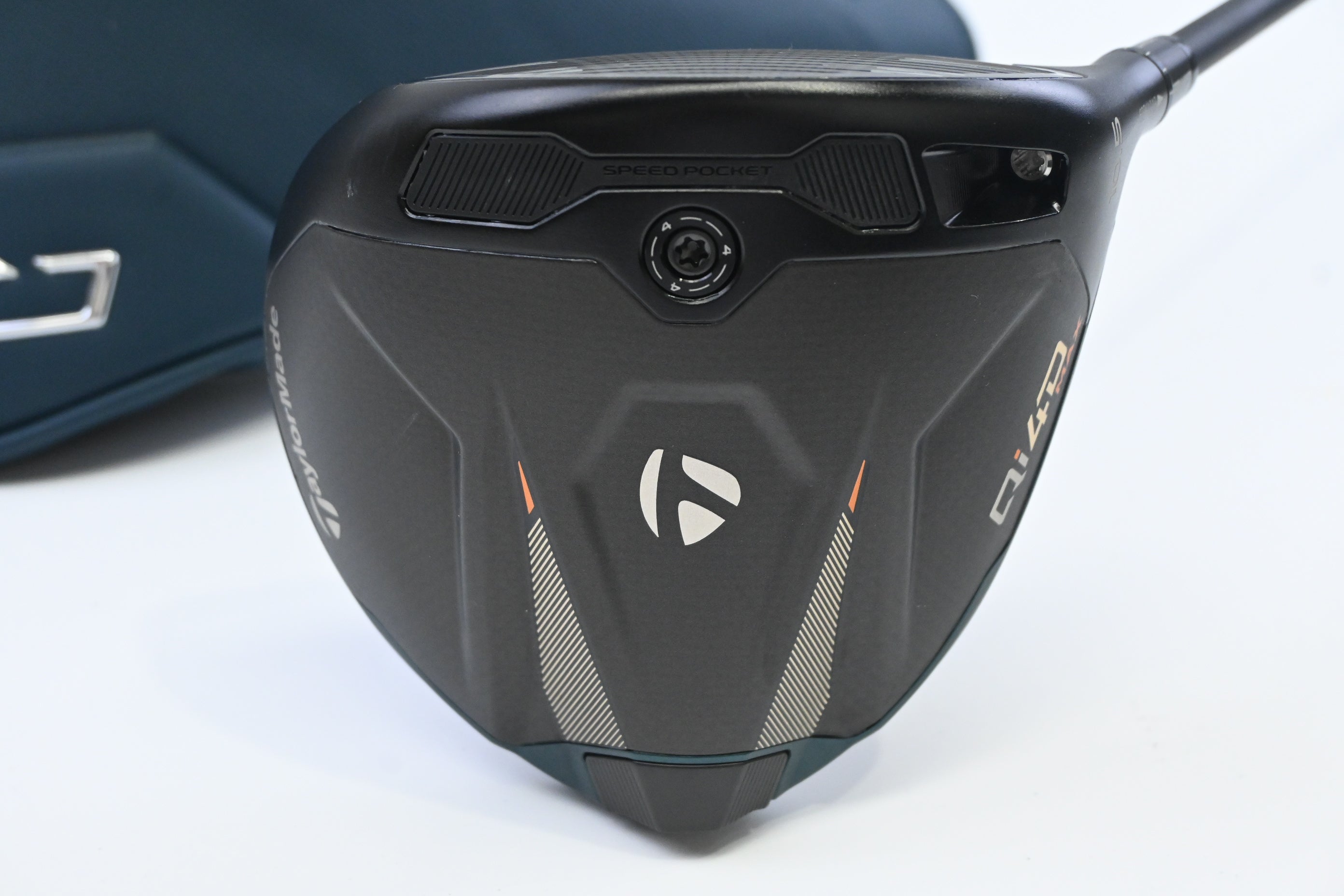 Taylormade Qi4D Max Driver / 10.5 Degree / Stiff Flex Taylorade REAX Blue 60