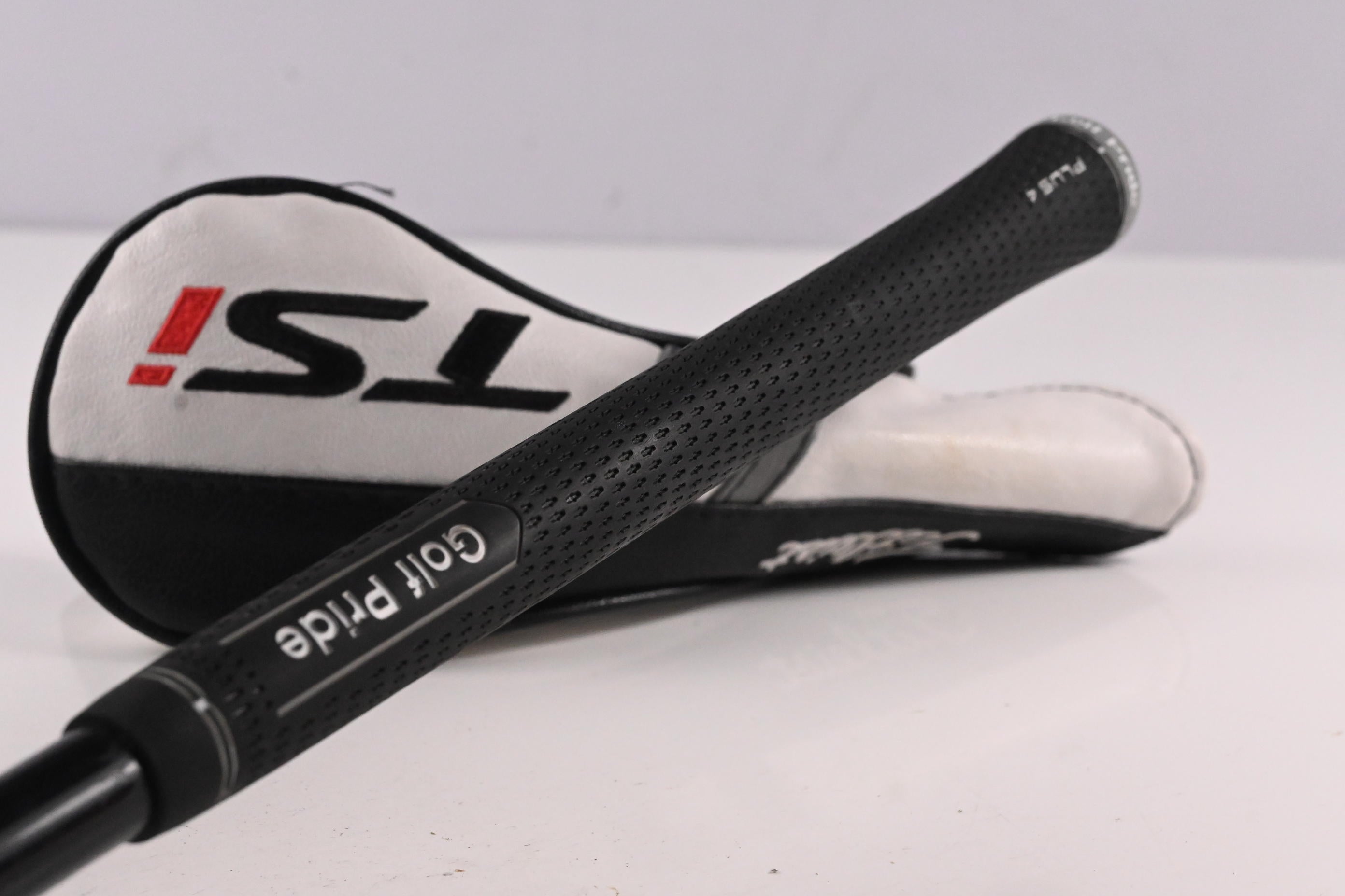 Titleist TSi2 #3 Hybrid / 18 Degree / Regular Flex HZRDUS RDX Smoke Black 80