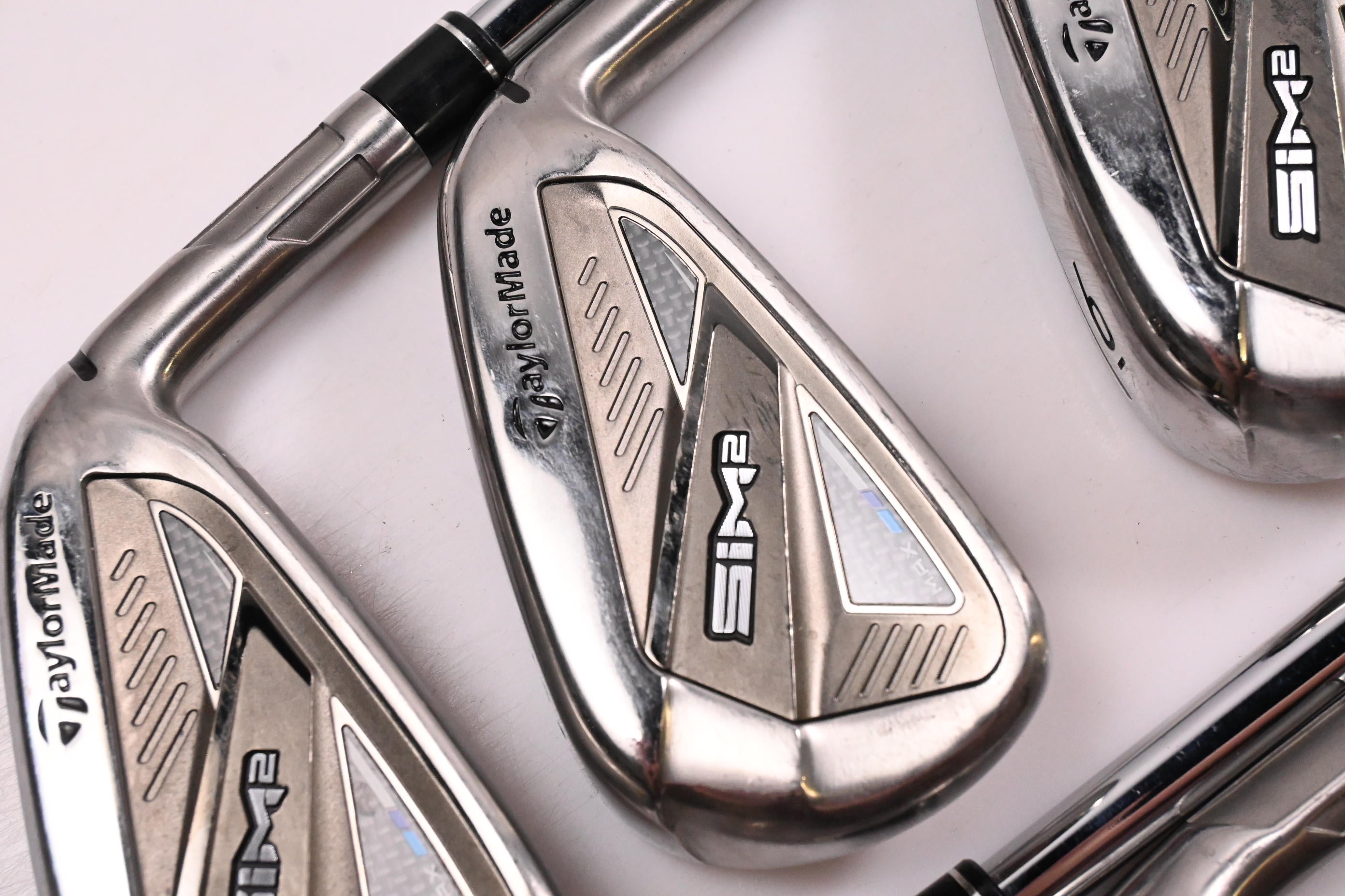 Taylormade SIM2 Max Irons / 4-PW / Regular Flex KBS Max MT 85 Shafts