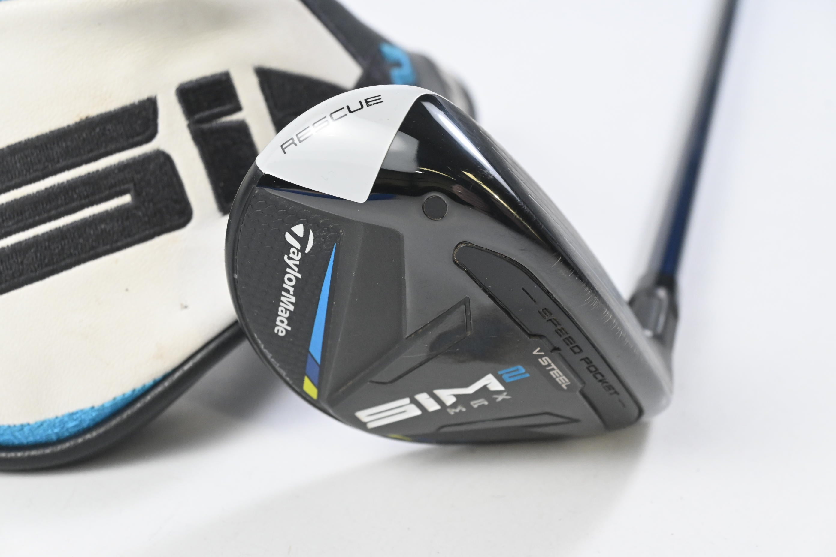 Taylormade SIM2 Max #3 Hybrid / 19 Degree / Regular Flex Fujikura Ventus Blue 6