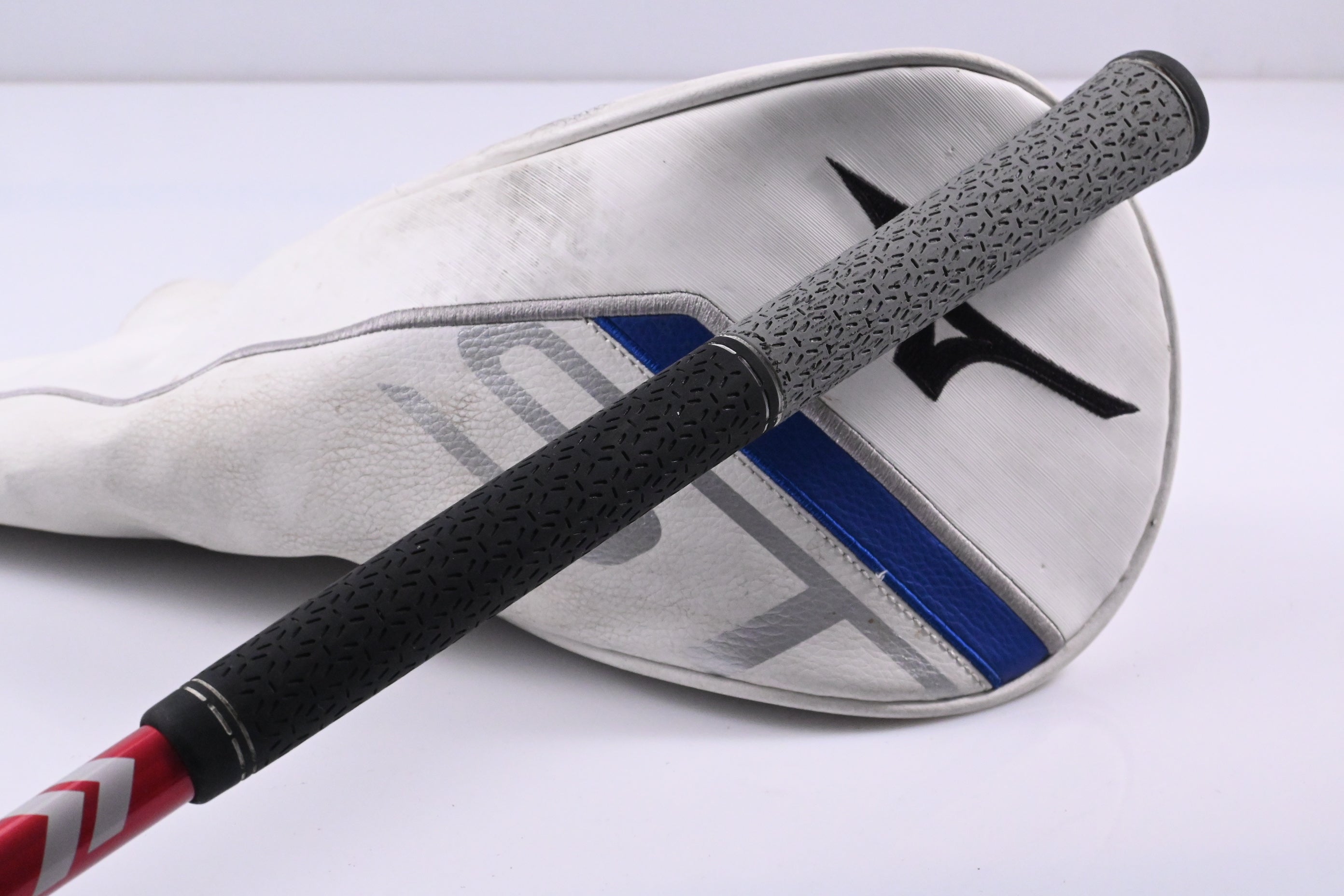 Mizuno ST-Z 220 Driver / 10.5 Degree / Regular Flex Aldila Ascent Red 50 Shaft