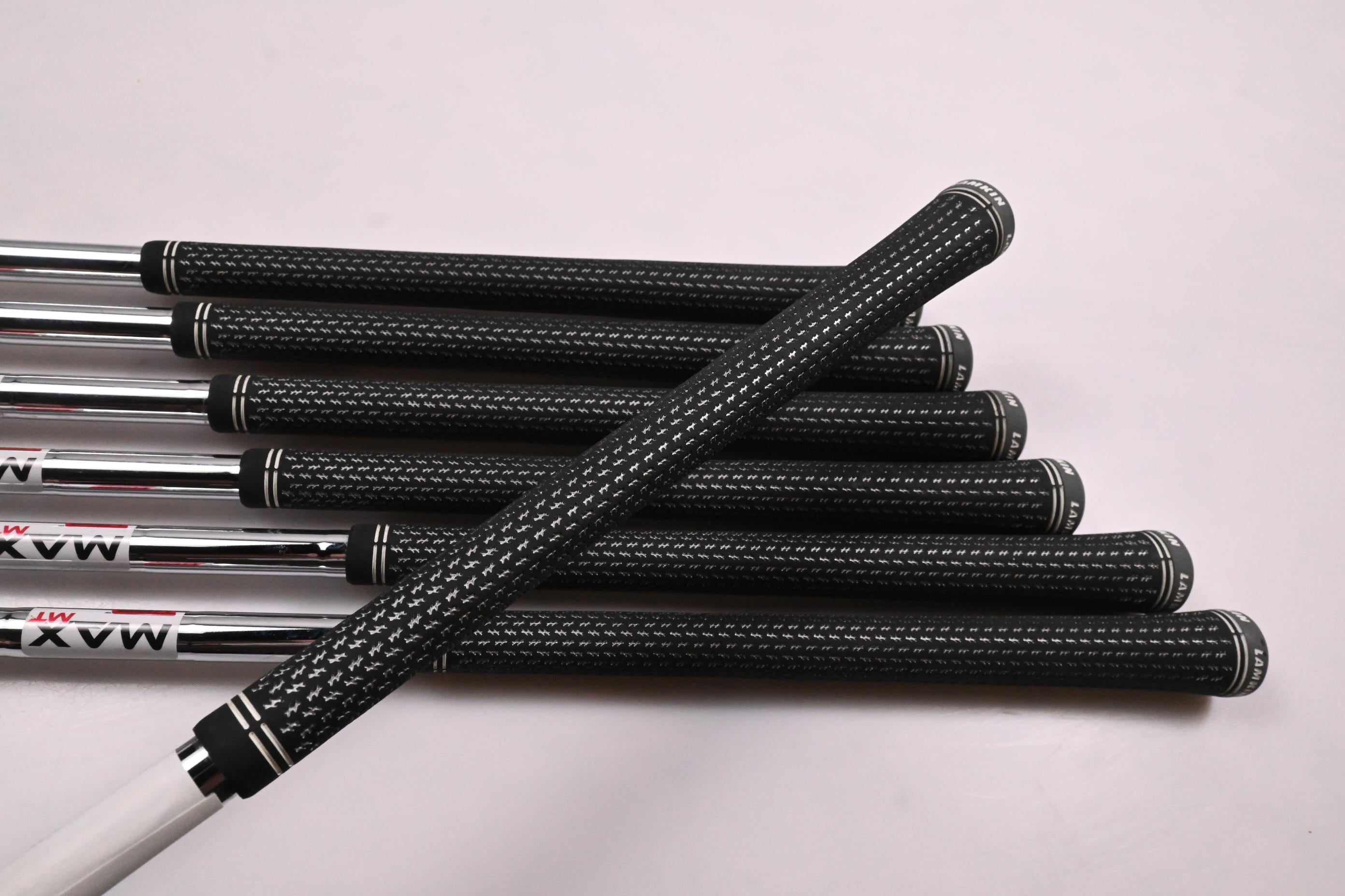 Taylormade SIM2 Max Irons / 4-PW / Regular Flex KBS Max MT 85 Shafts