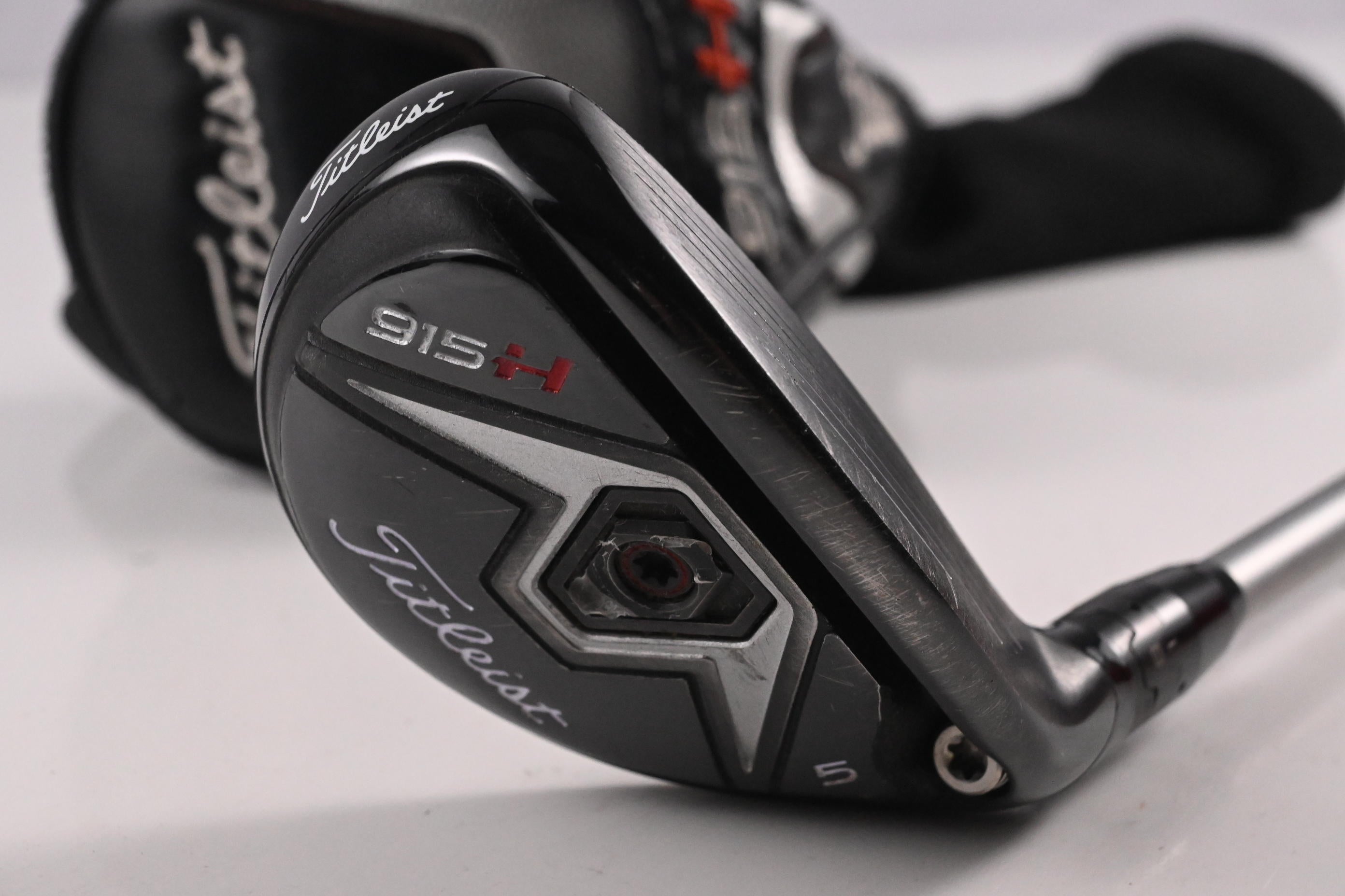 Titleist 915H #5 Hybrid / 27 Degree / Regular Flex Diamana Red M+ 60 Shaft