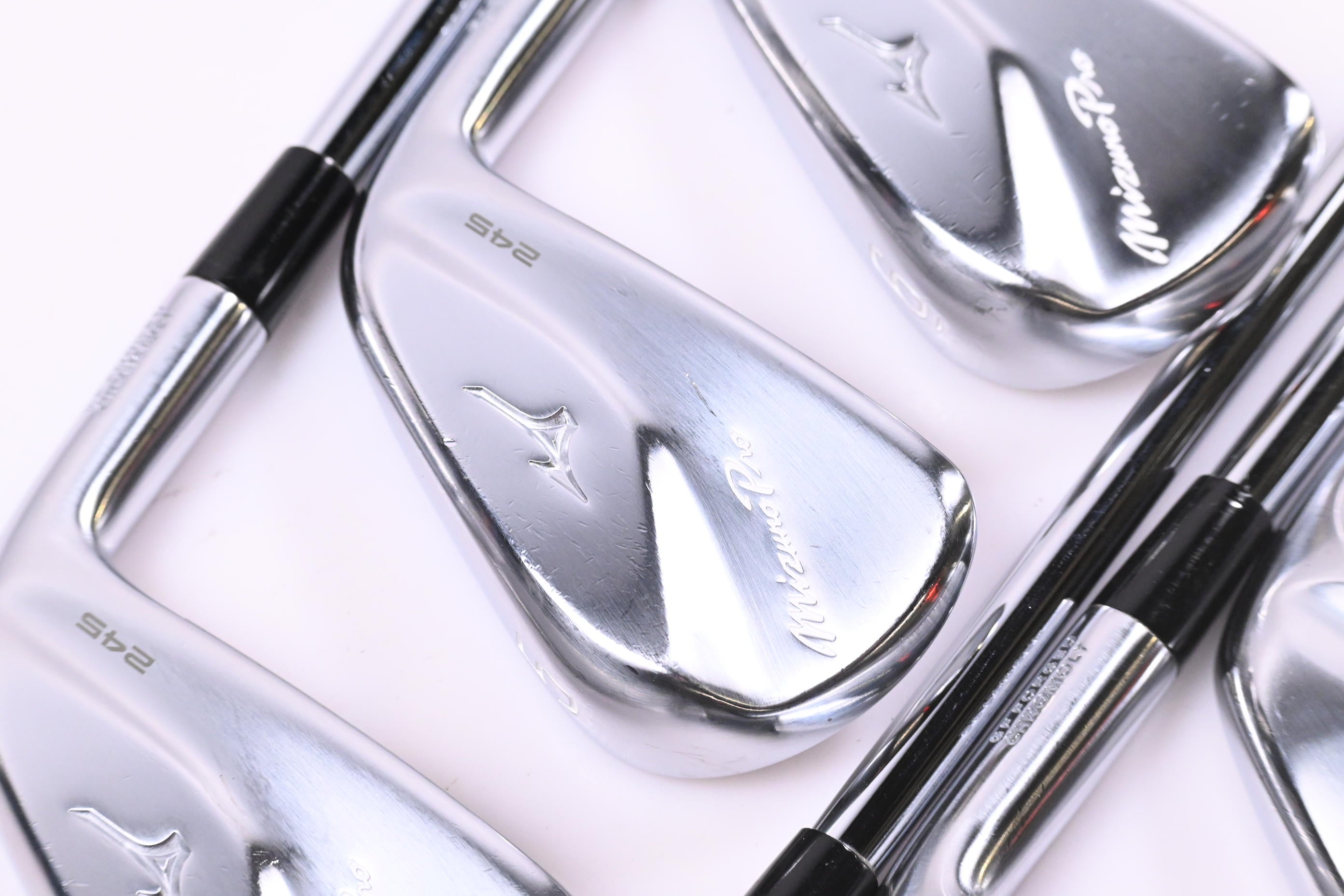 Mizuno Pro 245 Irons / 4-PW / Regular Flex Dynamic Gold Mid 100 R300 Shafts
