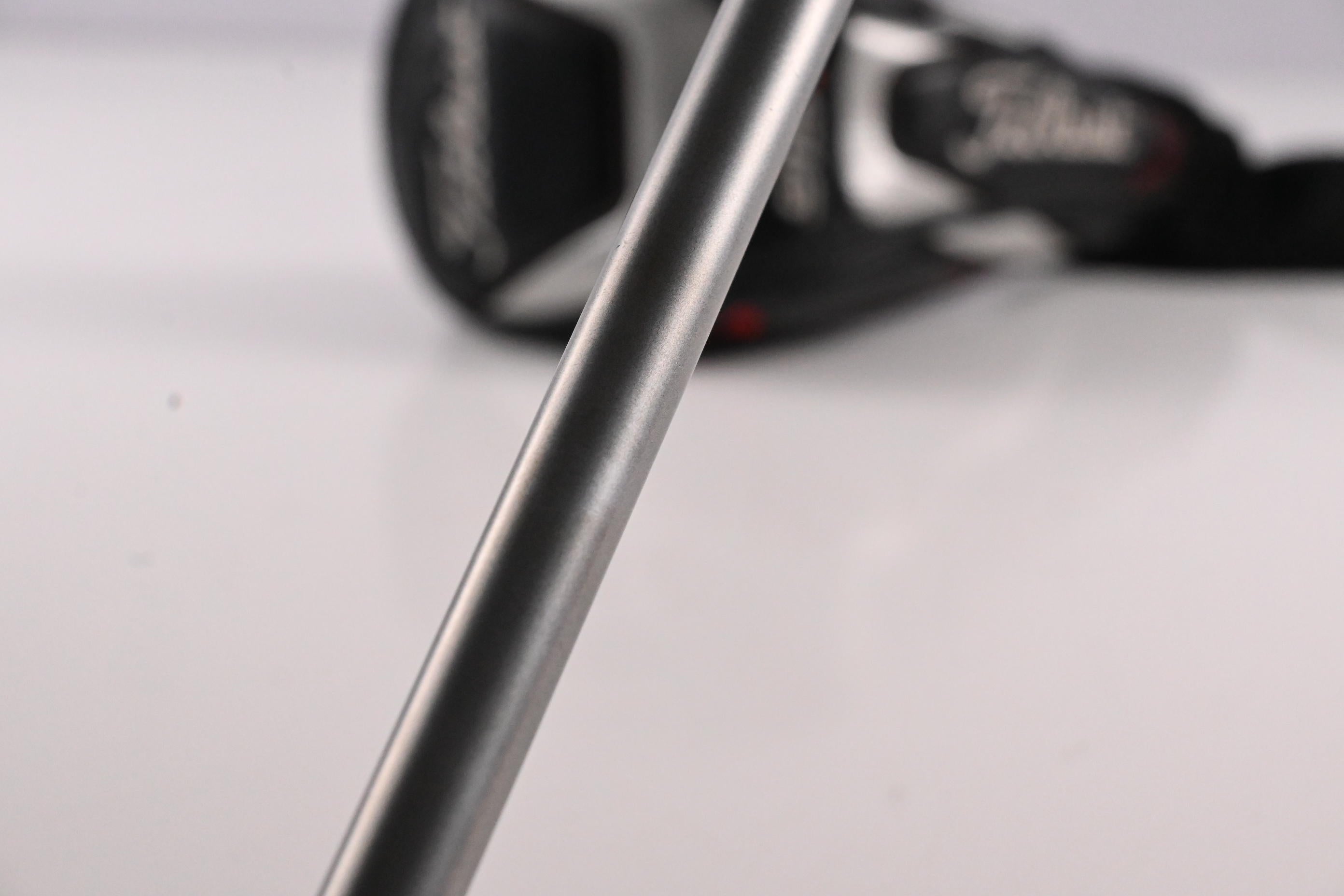 Titleist 915H #5 Hybrid / 27 Degree / Regular Flex Diamana Red M+ 60 Shaft