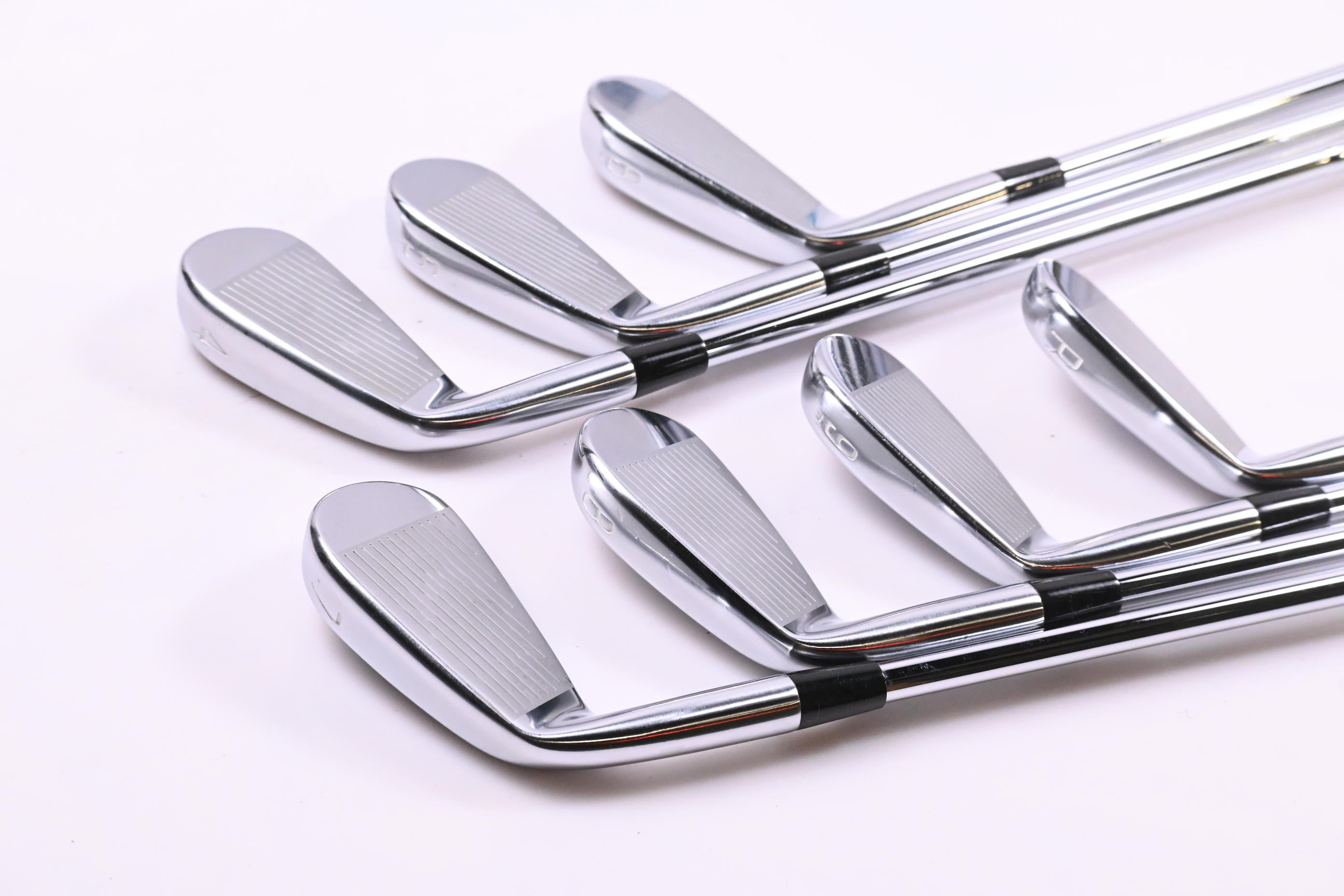 Mizuno Pro 245 Irons / 4-PW / Regular Flex Dynamic Gold Mid 100 R300 Shafts