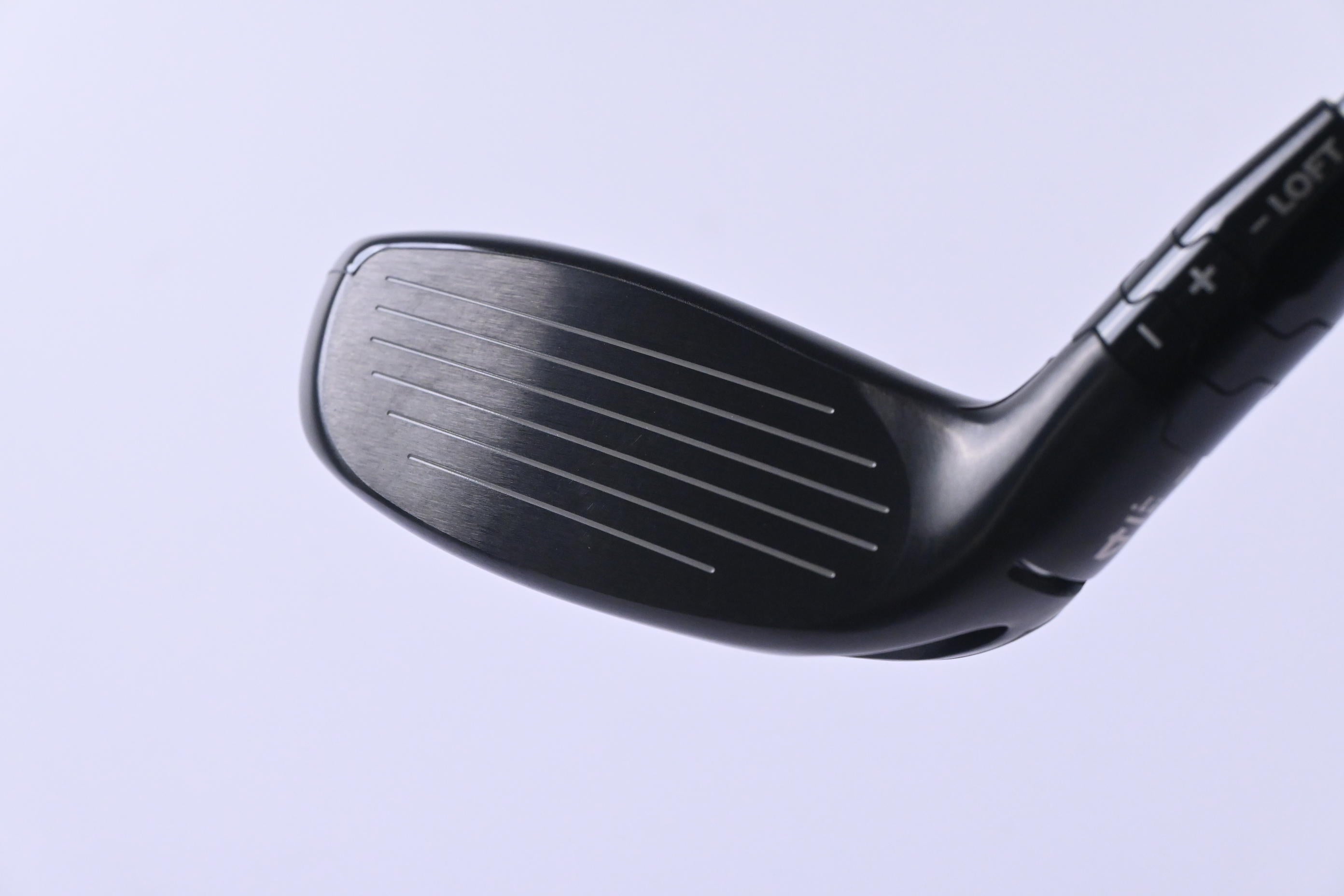 Callaway Quantum Max #4 Hybrid / 21 Degree / Stiff Flex Denali Frost Silver 70