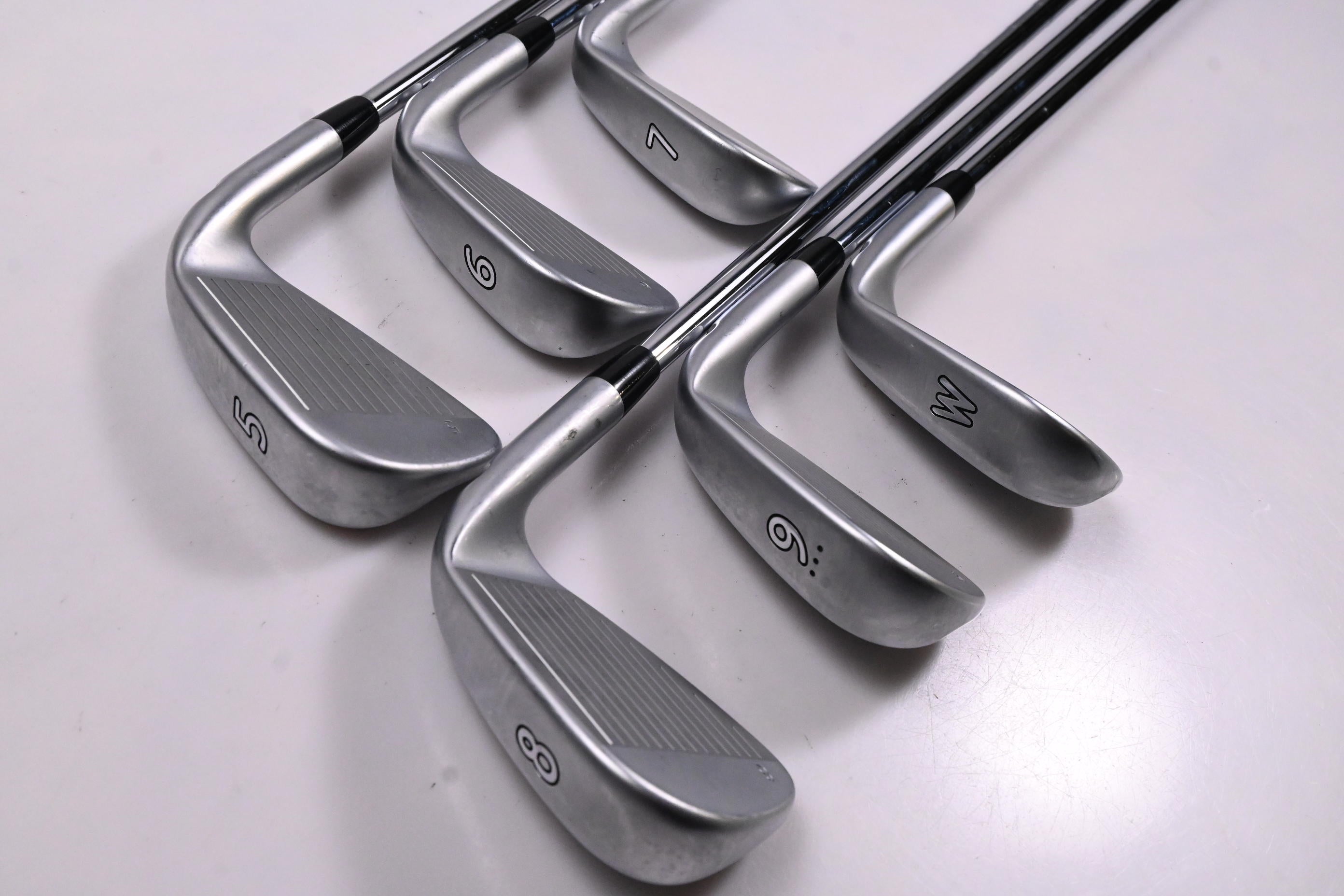 Left Hand Ping i200 Irons / 5-PW / White Dot / Regular Flex Ping AWT 2.0 Shafts