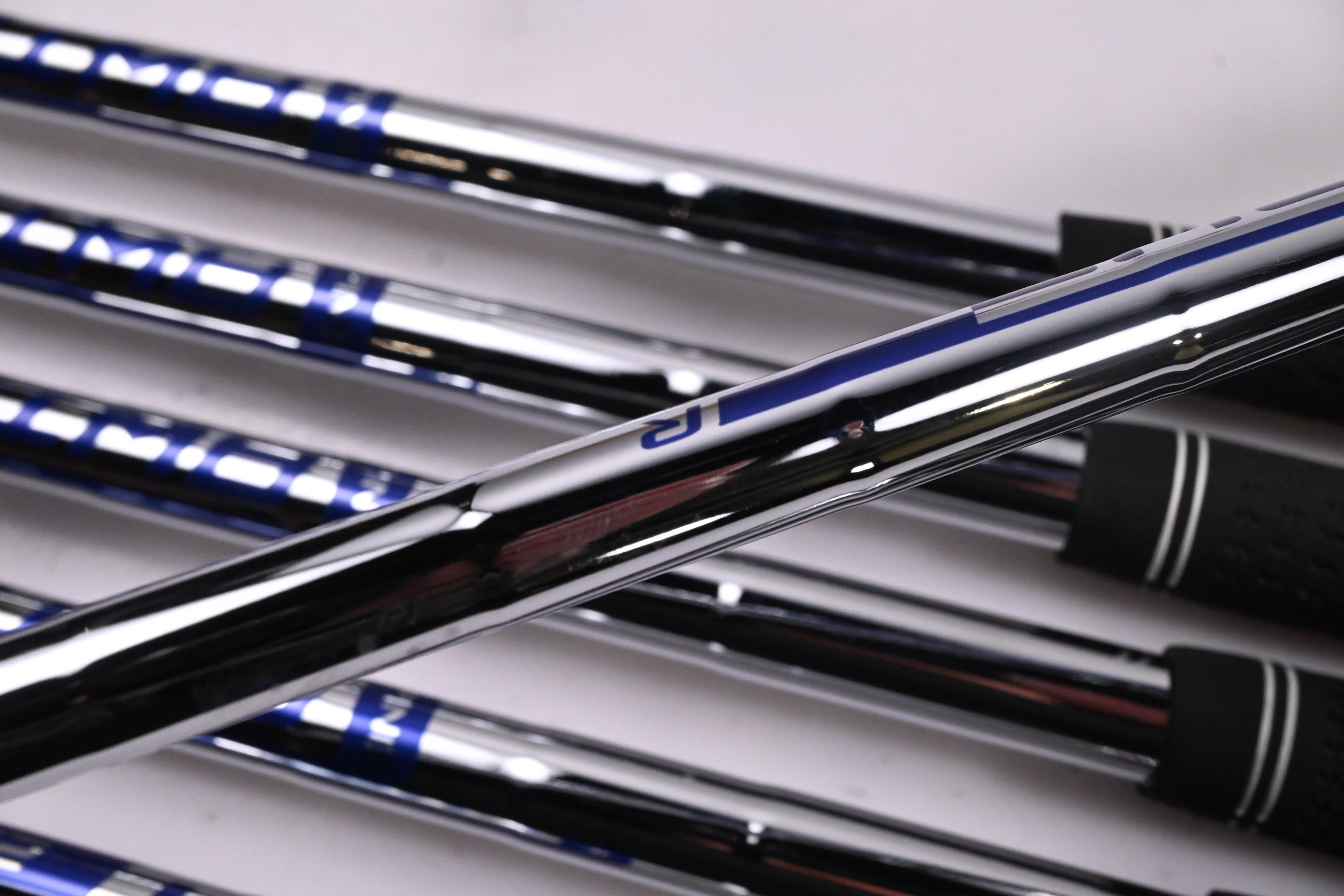 Left Hand Ping i200 Irons / 5-PW / White Dot / Regular Flex Ping AWT 2.0 Shafts