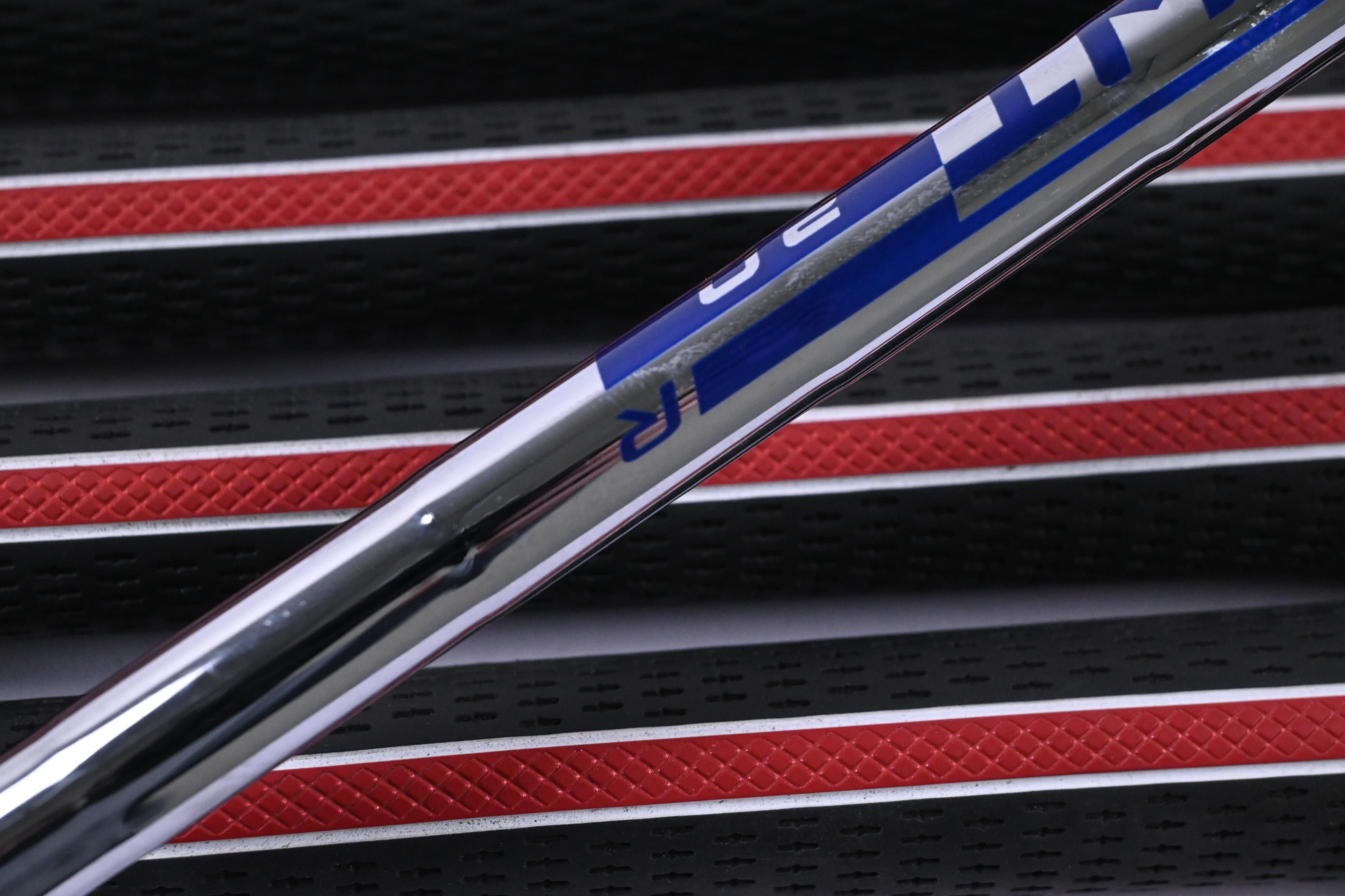 Ping i230 Irons / 5-PW / Blue Dot / Regular Flex Ping AWT 2.0 Shafts