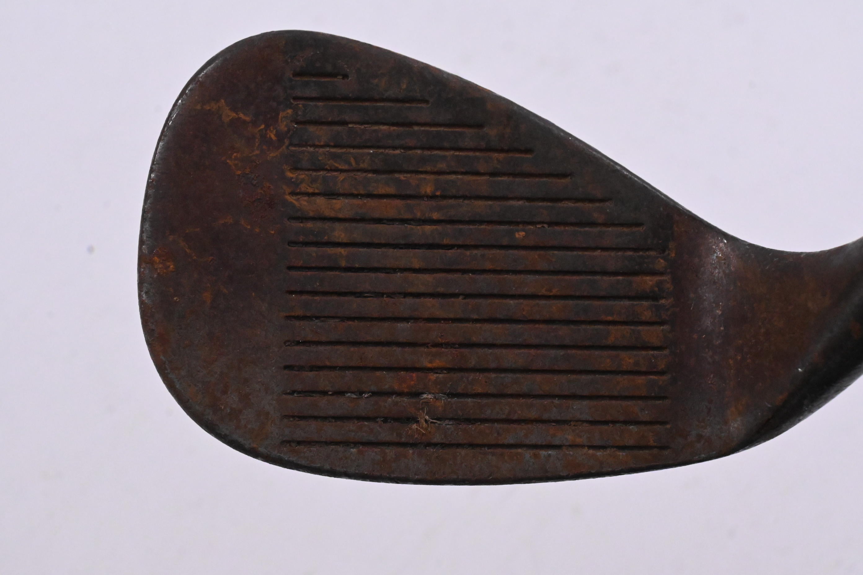 Cleveland 588 Tour Action Sand Wedge / 56 Degree / Stiff Flex Dynamic Gold Shaft