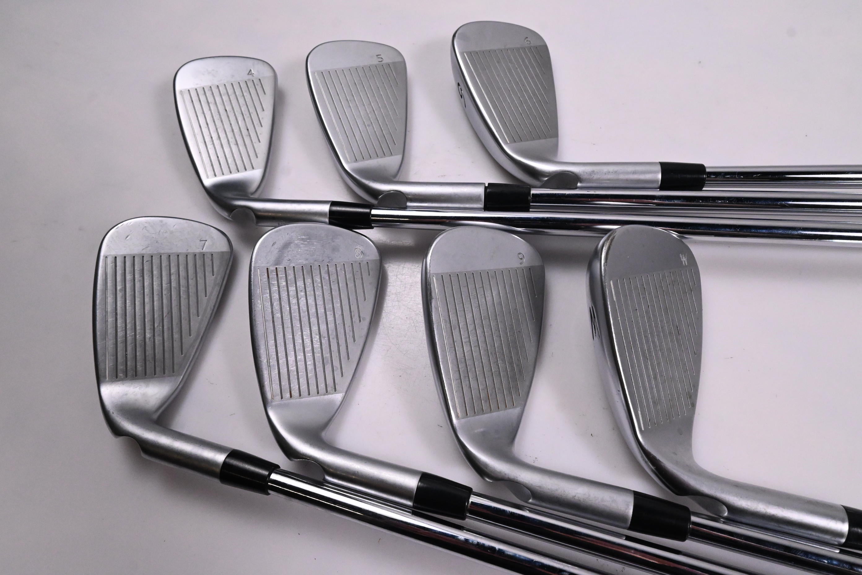 Ping G400 Irons / 4-PW / Silver Dot / Stiff Flex Ping AWT 2.0 Shafts
