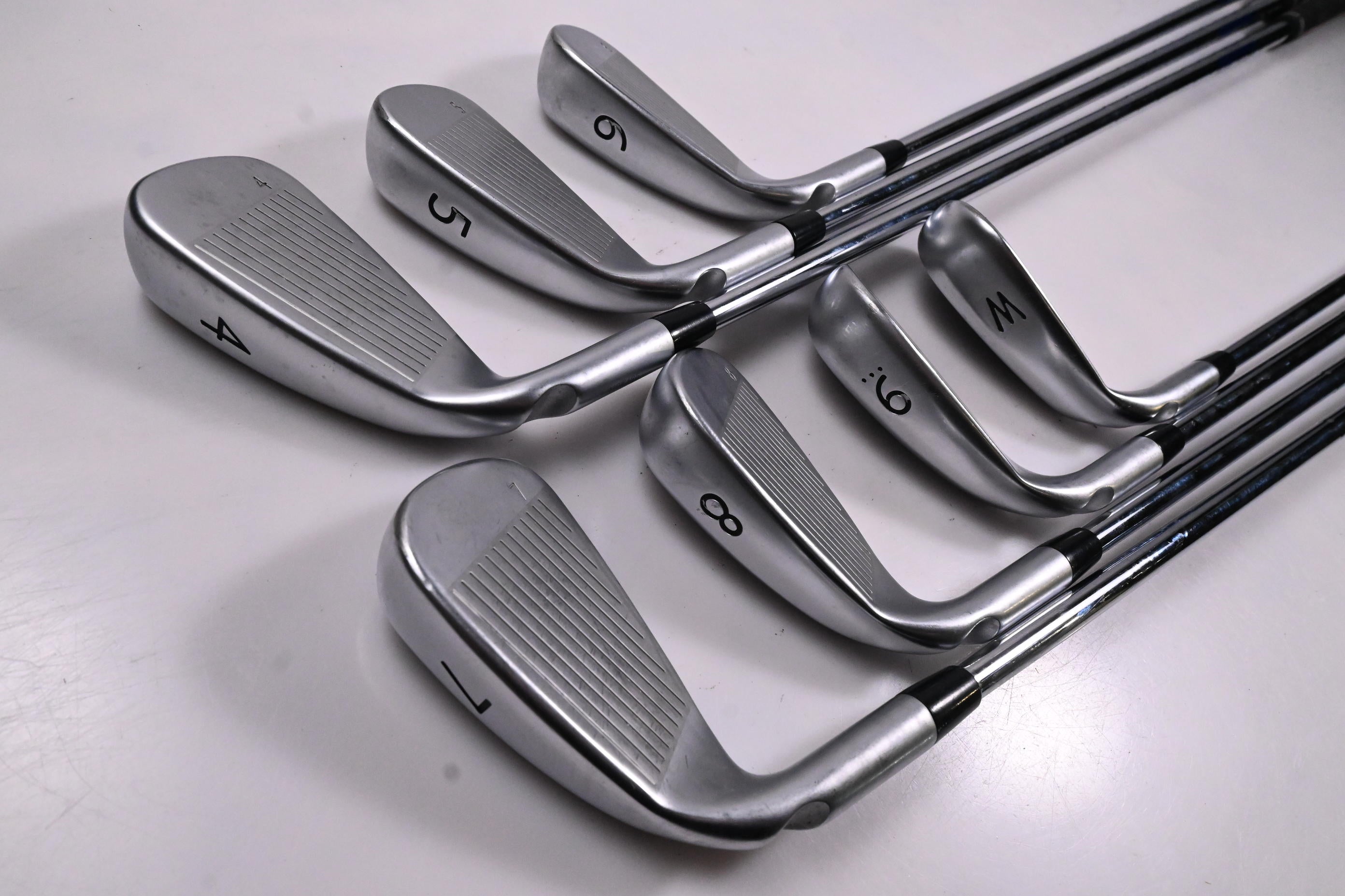 Ping G400 Irons / 4-PW / Silver Dot / Stiff Flex Ping AWT 2.0 Shafts