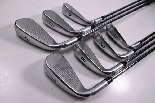 Ping G400 Irons / 4-PW / Silver Dot / Stiff Flex Ping AWT 2.0 Shafts