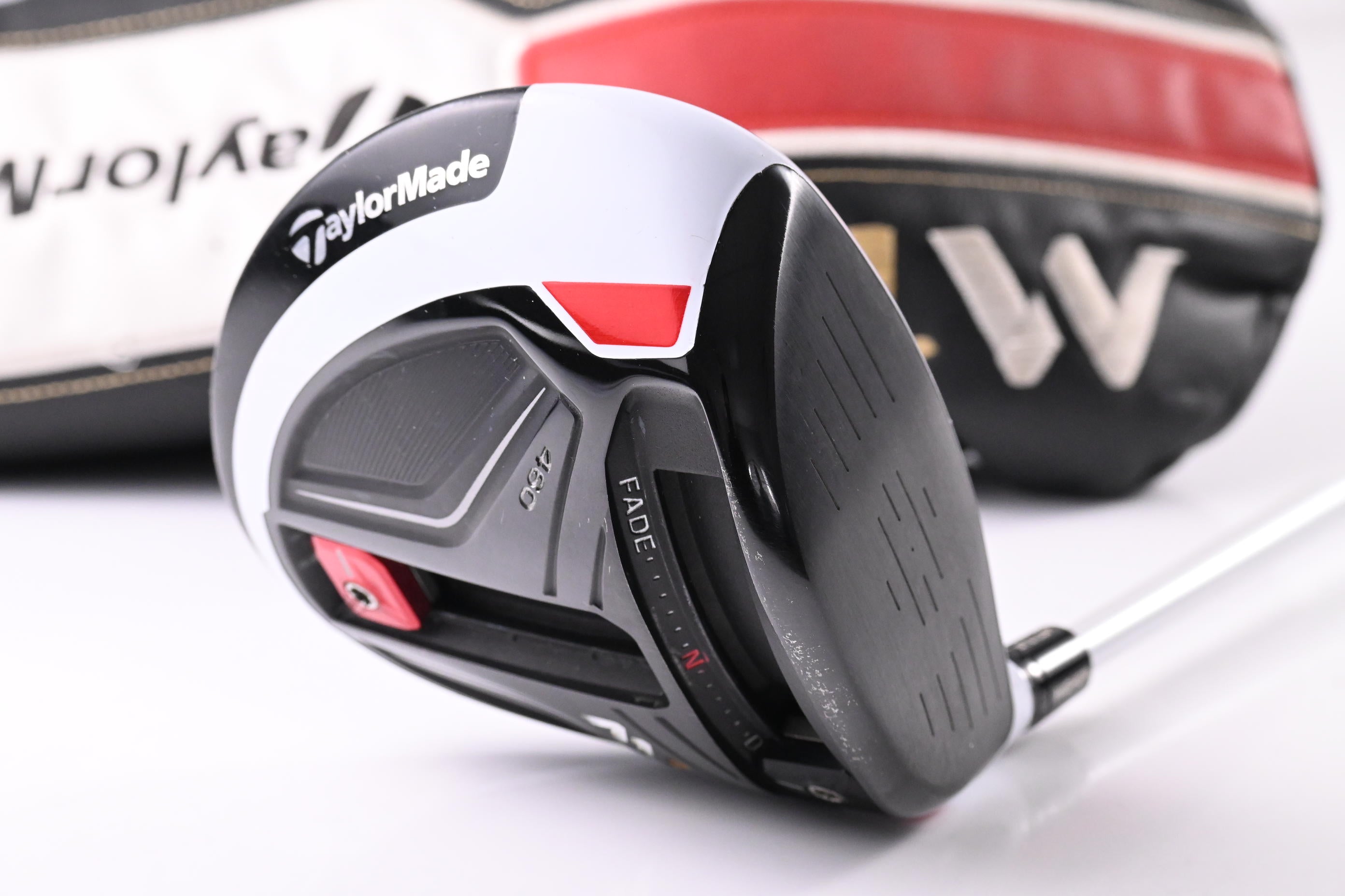 Taylormade M1 2016 Driver / 9.5 Degree / X-Flex Aldila Rogue White 70 Shaft